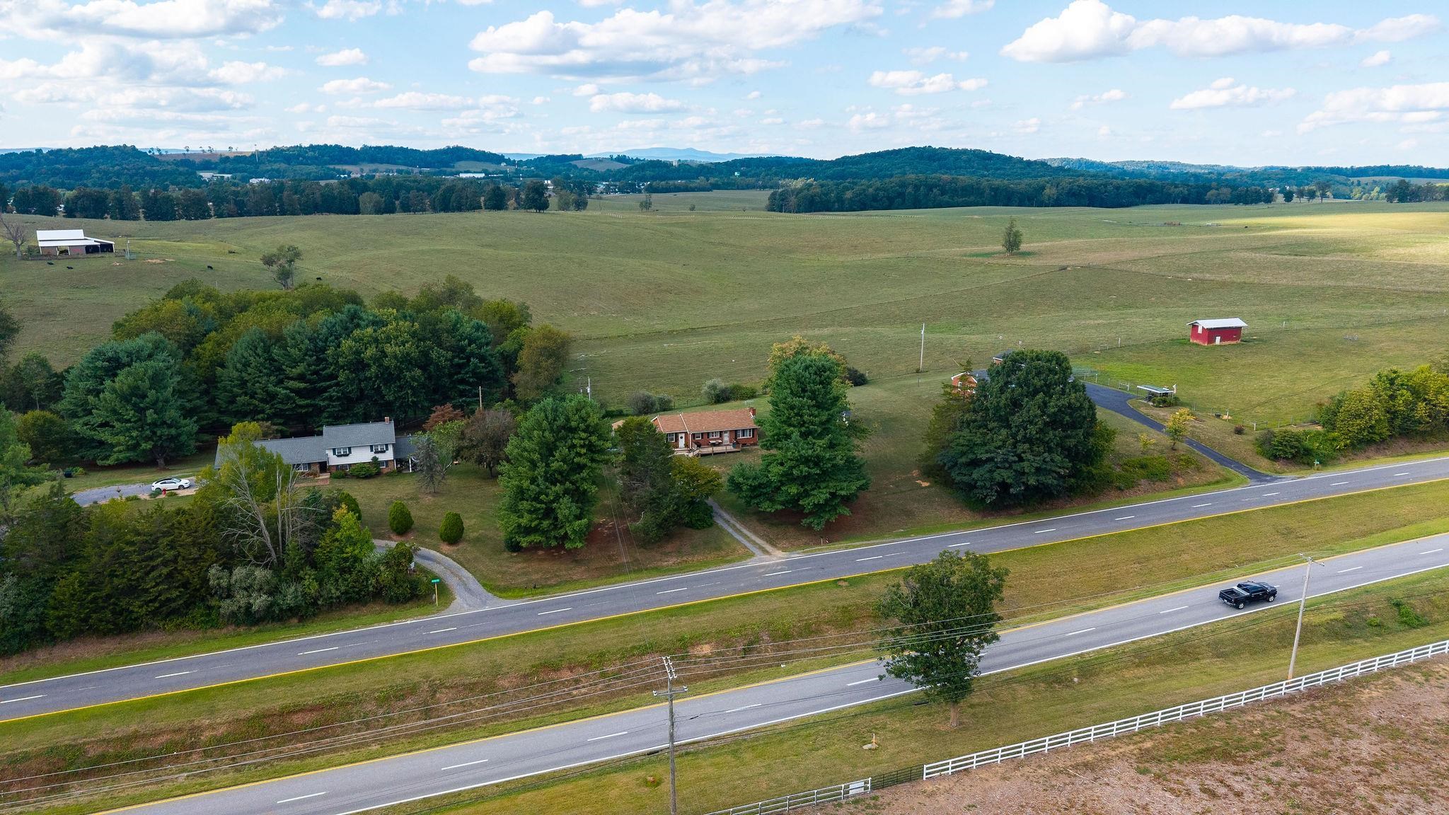 7827 N LEE HWY, RAPHINE, Virginia 24472, 2 Bedrooms Bedrooms, ,1 BathroomBathrooms,Residential,7827 N LEE HWY,681649 MLS # 681649