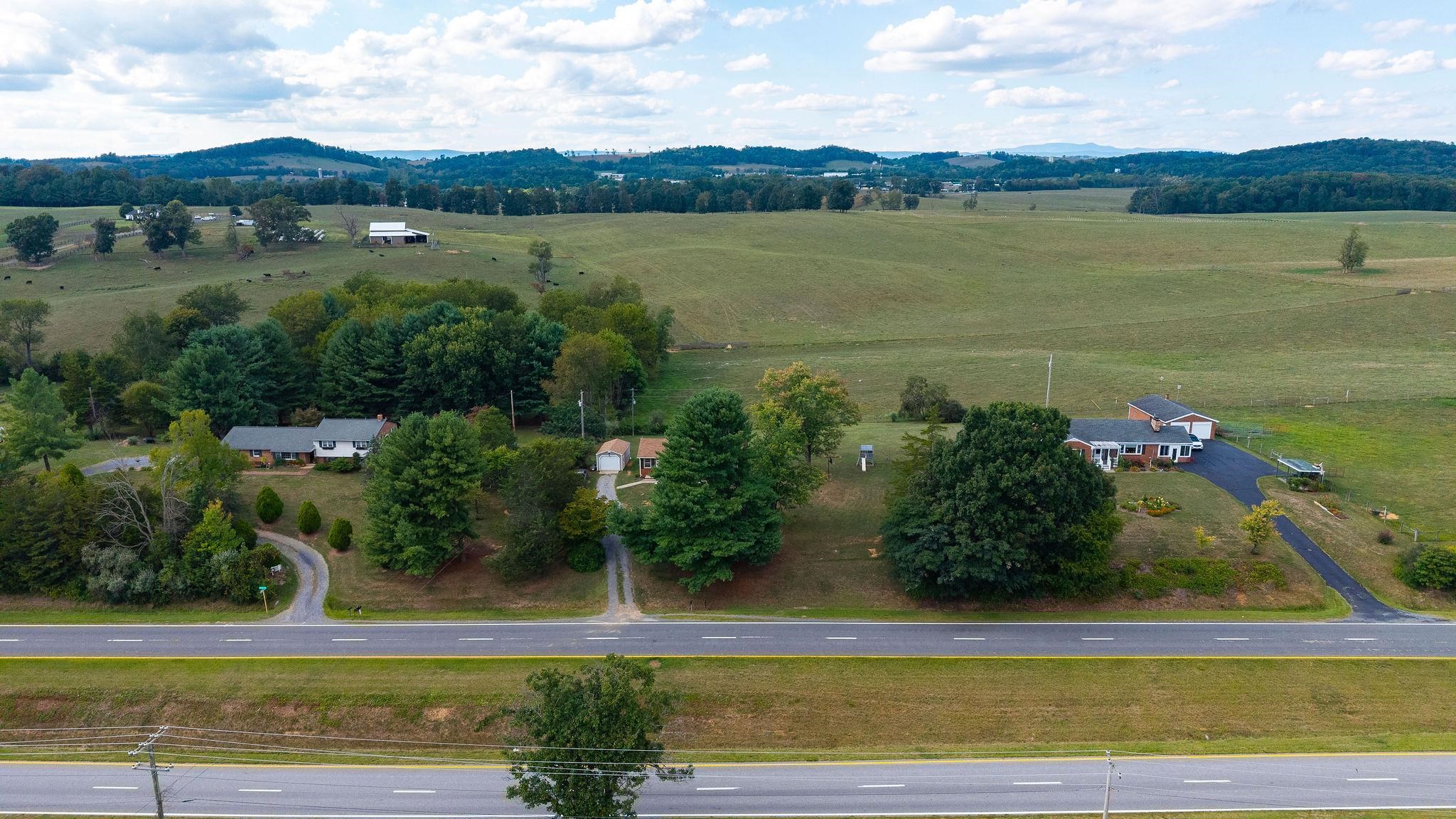 7827 N LEE HWY, RAPHINE, Virginia 24472, 2 Bedrooms Bedrooms, ,1 BathroomBathrooms,Residential,7827 N LEE HWY,681649 MLS # 681649
