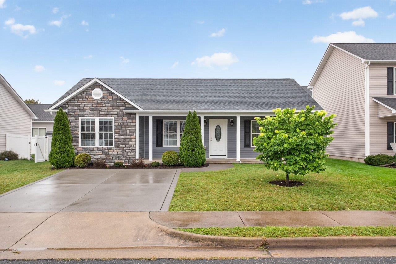 223 DYLAN CIR, BRIDGEWATER, Virginia 22812, 3 Bedrooms Bedrooms, ,2 BathroomsBathrooms,Residential,223 DYLAN CIR,682335 MLS # 682335