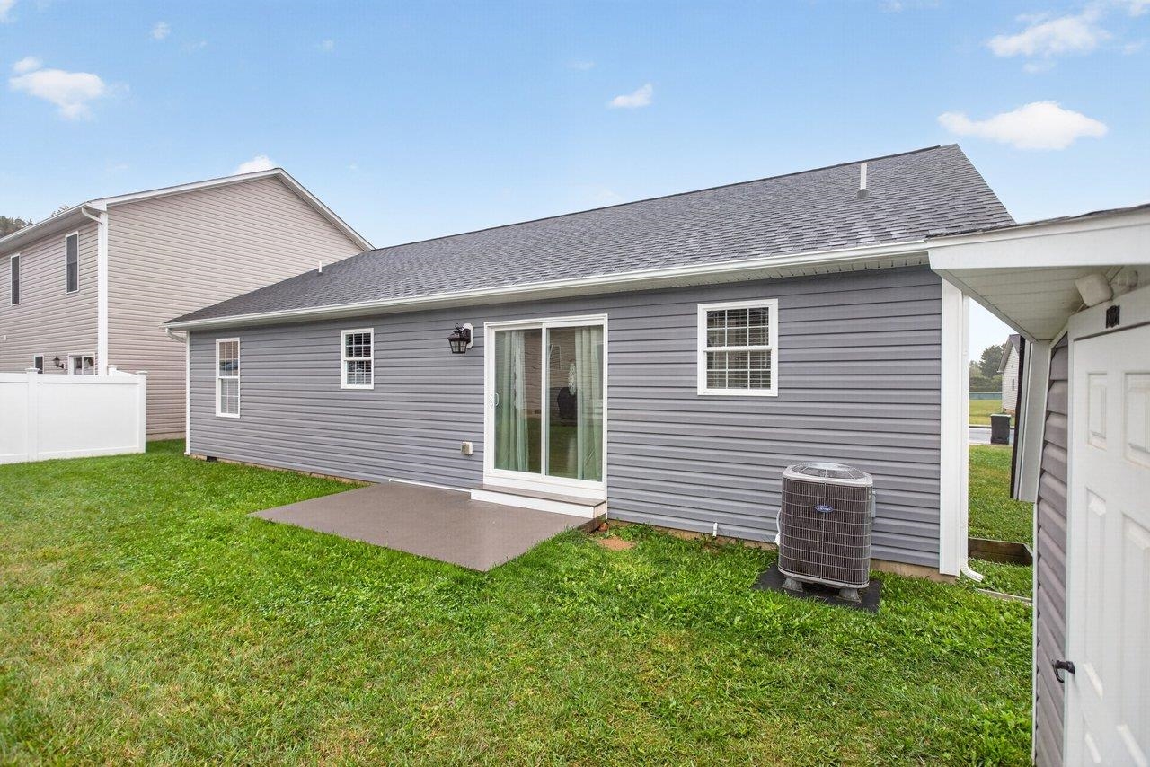 223 DYLAN CIR, BRIDGEWATER, Virginia 22812, 3 Bedrooms Bedrooms, ,2 BathroomsBathrooms,Residential,223 DYLAN CIR,682335 MLS # 682335
