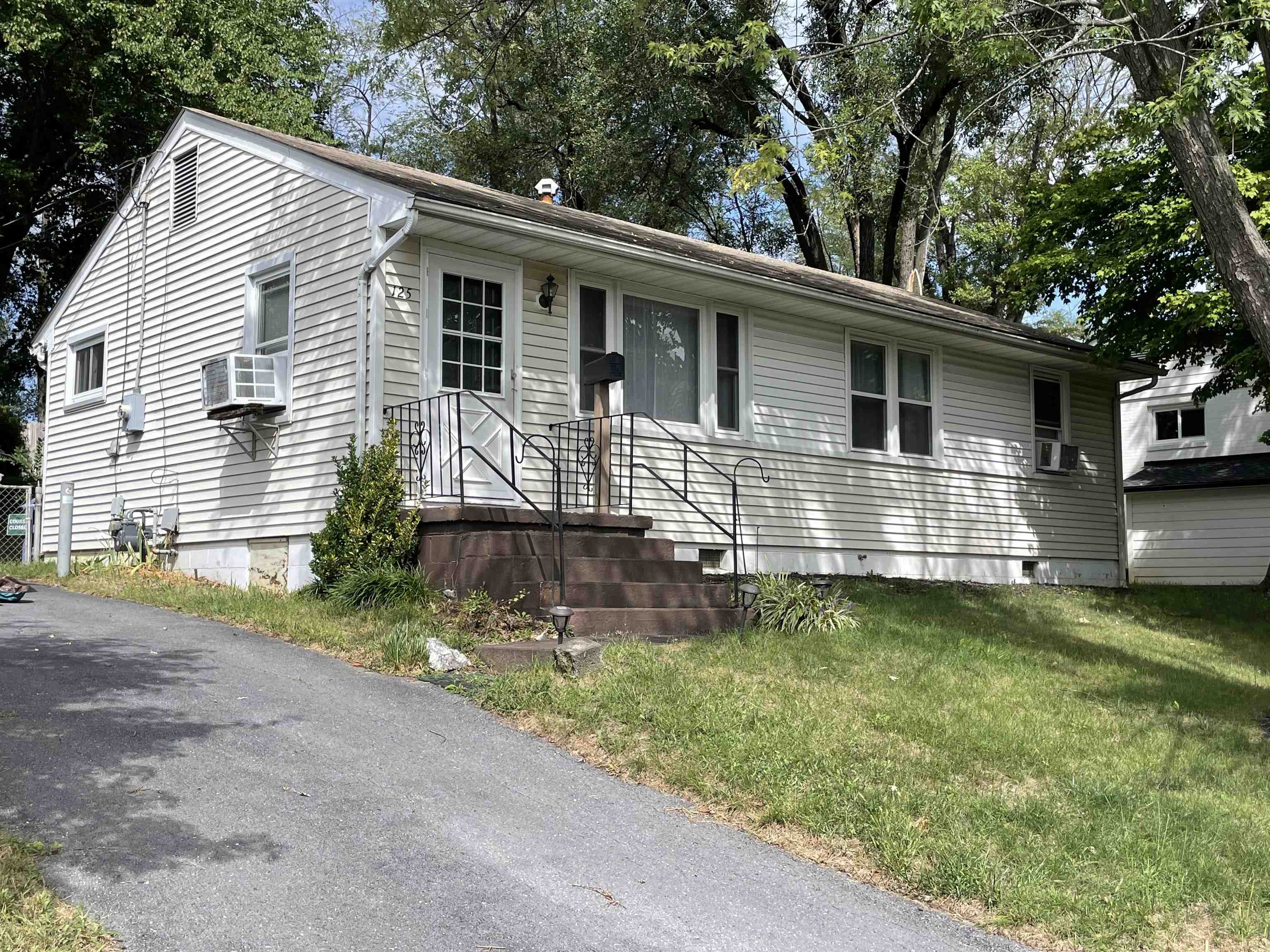 125 LINK RD, WAYNESBORO, Virginia 22980, 3 Bedrooms Bedrooms, ,1 BathroomBathrooms,Residential,125 LINK RD,682342 MLS # 682342 125 LINK RD, WAYNESBORO, Virginia 22980, 3 Bedrooms Bedrooms, ,1 BathroomBathrooms,Residential,125 LINK RD,682342 MLS # 682342