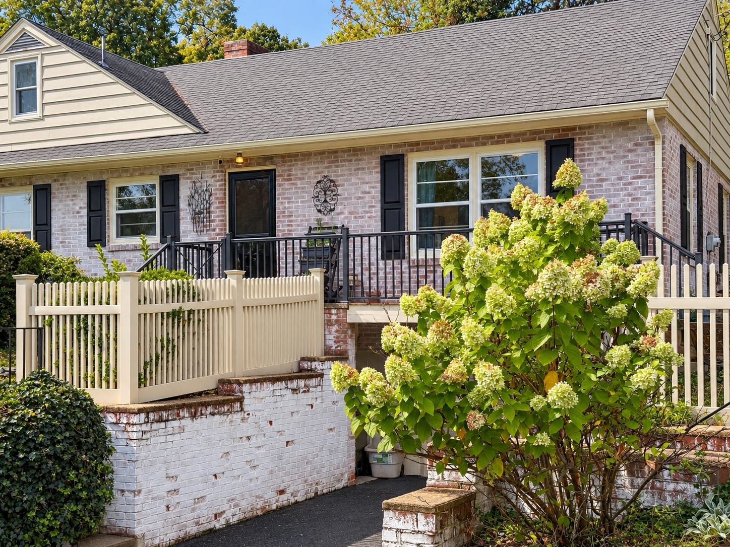 201 FRASER LN, STAUNTON, Virginia 24401, 4 Bedrooms Bedrooms, ,2 BathroomsBathrooms,Residential,201 FRASER LN,682344 MLS # 682344 201 FRASER LN, STAUNTON, Virginia 24401, 4 Bedrooms Bedrooms, ,2 BathroomsBathrooms,Residential,201 FRASER LN,682344 MLS # 682344