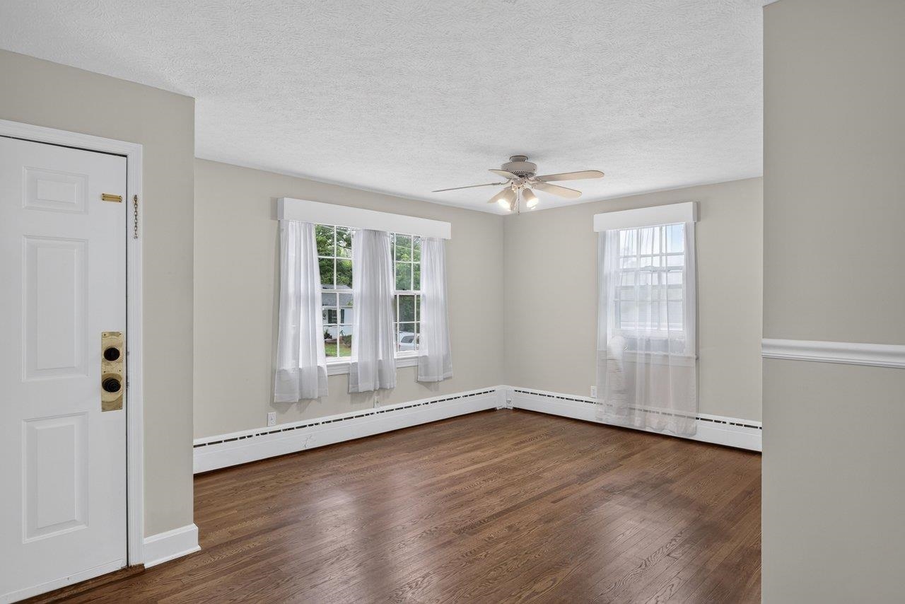 107 HARPER CT, STAUNTON, Virginia 22401, 3 Bedrooms Bedrooms, ,2 BathroomsBathrooms,Residential,107 HARPER CT,682349 MLS # 682349 107 HARPER CT, STAUNTON, Virginia 22401, 3 Bedrooms Bedrooms, ,2 BathroomsBathrooms,Residential,107 HARPER CT,682349 MLS # 682349