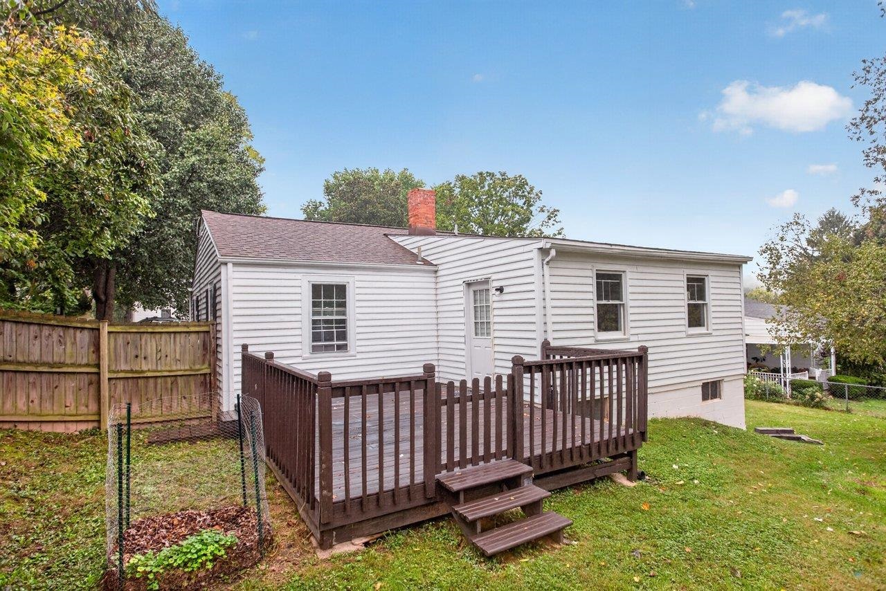 107 HARPER CT, STAUNTON, Virginia 22401, 3 Bedrooms Bedrooms, ,2 BathroomsBathrooms,Residential,107 HARPER CT,682349 MLS # 682349 107 HARPER CT, STAUNTON, Virginia 22401, 3 Bedrooms Bedrooms, ,2 BathroomsBathrooms,Residential,107 HARPER CT,682349 MLS # 682349