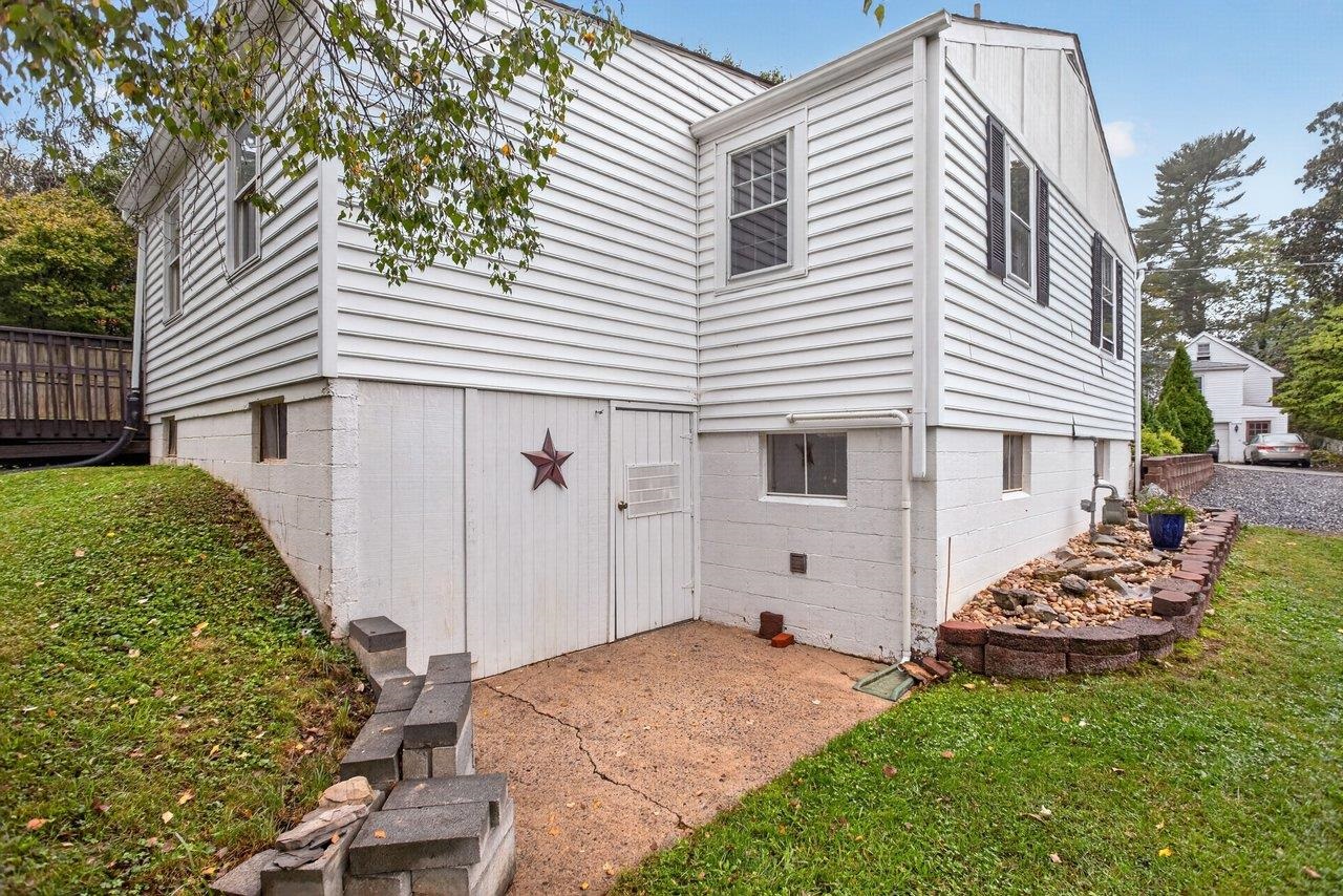 107 HARPER CT, STAUNTON, Virginia 22401, 3 Bedrooms Bedrooms, ,2 BathroomsBathrooms,Residential,107 HARPER CT,682349 MLS # 682349 107 HARPER CT, STAUNTON, Virginia 22401, 3 Bedrooms Bedrooms, ,2 BathroomsBathrooms,Residential,107 HARPER CT,682349 MLS # 682349