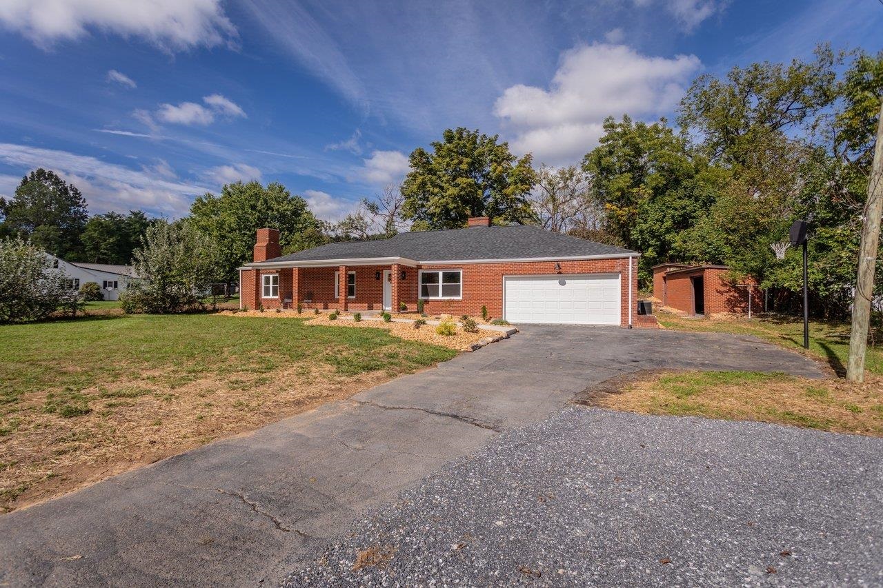 10840 RAWLEY PIKE, HINTON, Virginia 22831, 3 Bedrooms Bedrooms, ,2 BathroomsBathrooms,Residential,10840 RAWLEY PIKE,682351 MLS # 682351