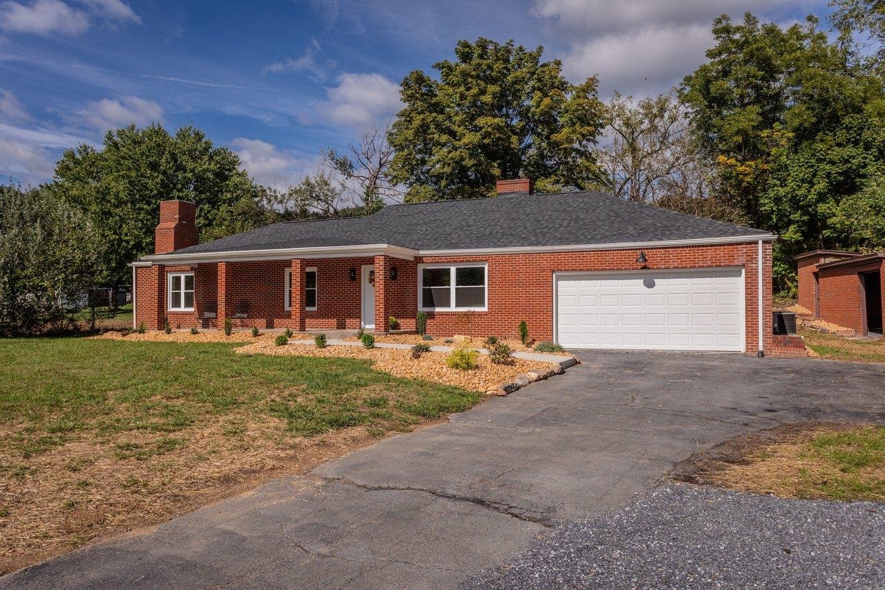 10840 RAWLEY PIKE, HINTON, Virginia 22831, 3 Bedrooms Bedrooms, ,2 BathroomsBathrooms,Residential,10840 RAWLEY PIKE,682351 MLS # 682351