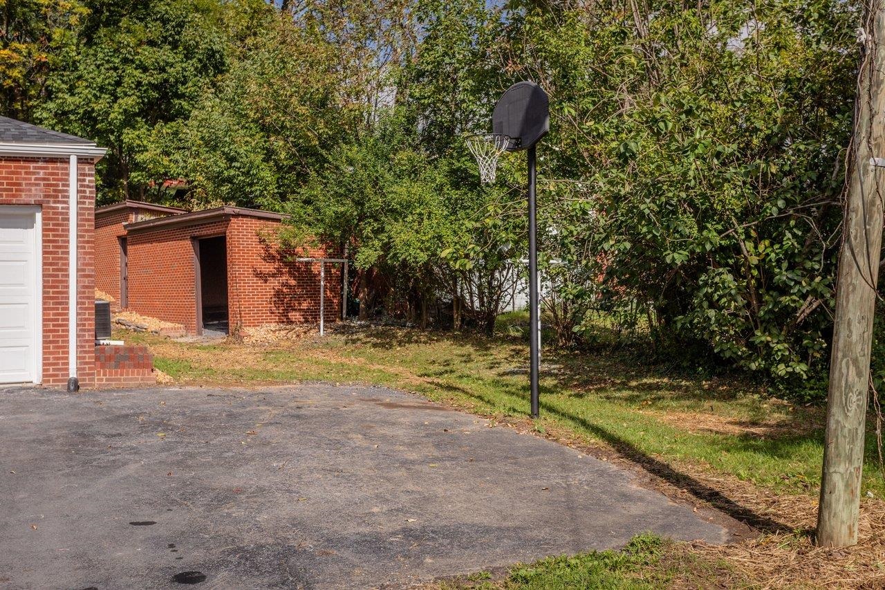 10840 RAWLEY PIKE, HINTON, Virginia 22831, 3 Bedrooms Bedrooms, ,2 BathroomsBathrooms,Residential,10840 RAWLEY PIKE,682351 MLS # 682351