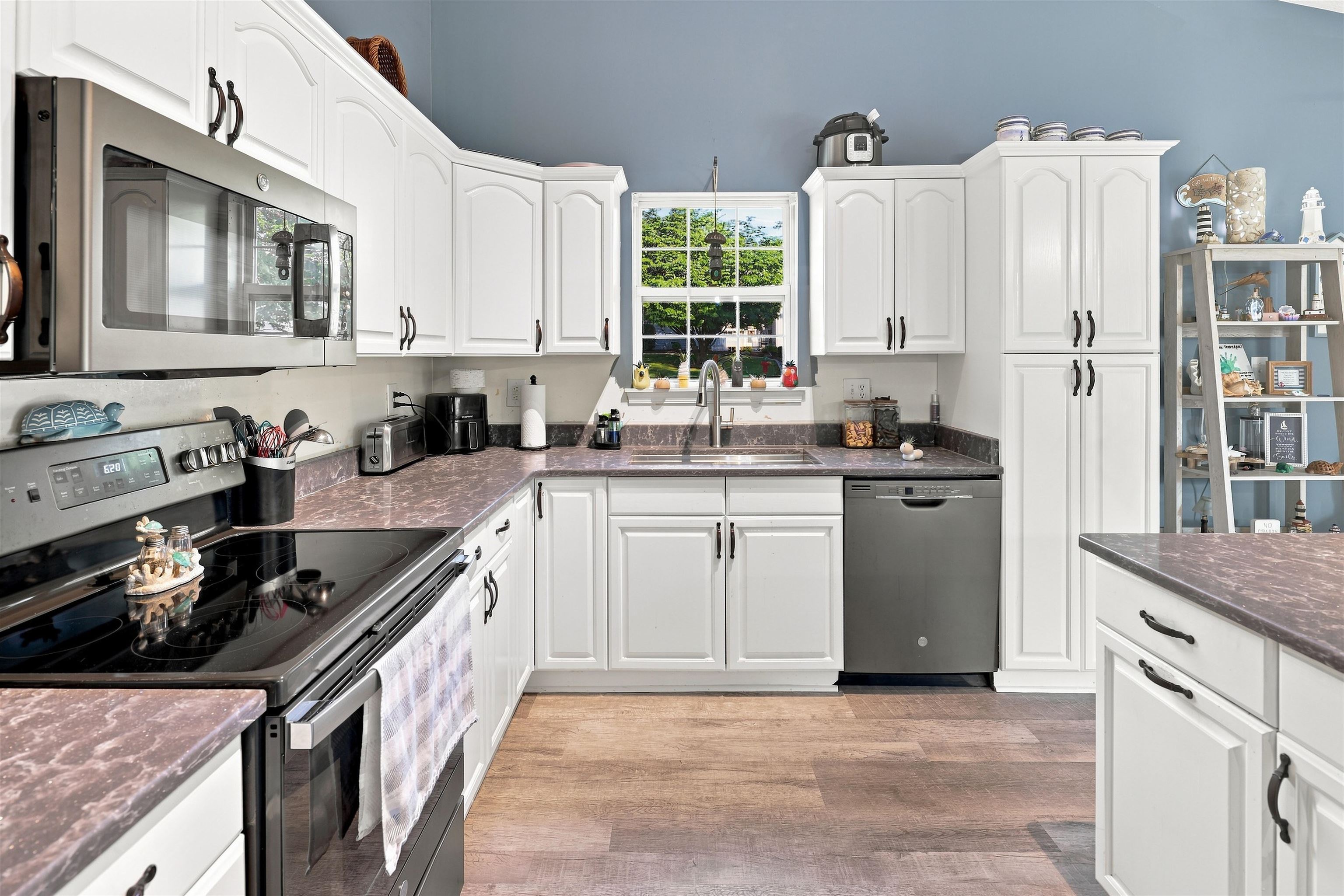 300 GREENWOOD RD, STAUNTON, Virginia 24401, 3 Bedrooms Bedrooms, ,2 BathroomsBathrooms,Residential,300 GREENWOOD RD,681526 MLS # 681526 300 GREENWOOD RD, STAUNTON, Virginia 24401, 3 Bedrooms Bedrooms, ,2 BathroomsBathrooms,Residential,300 GREENWOOD RD,681526 MLS # 681526