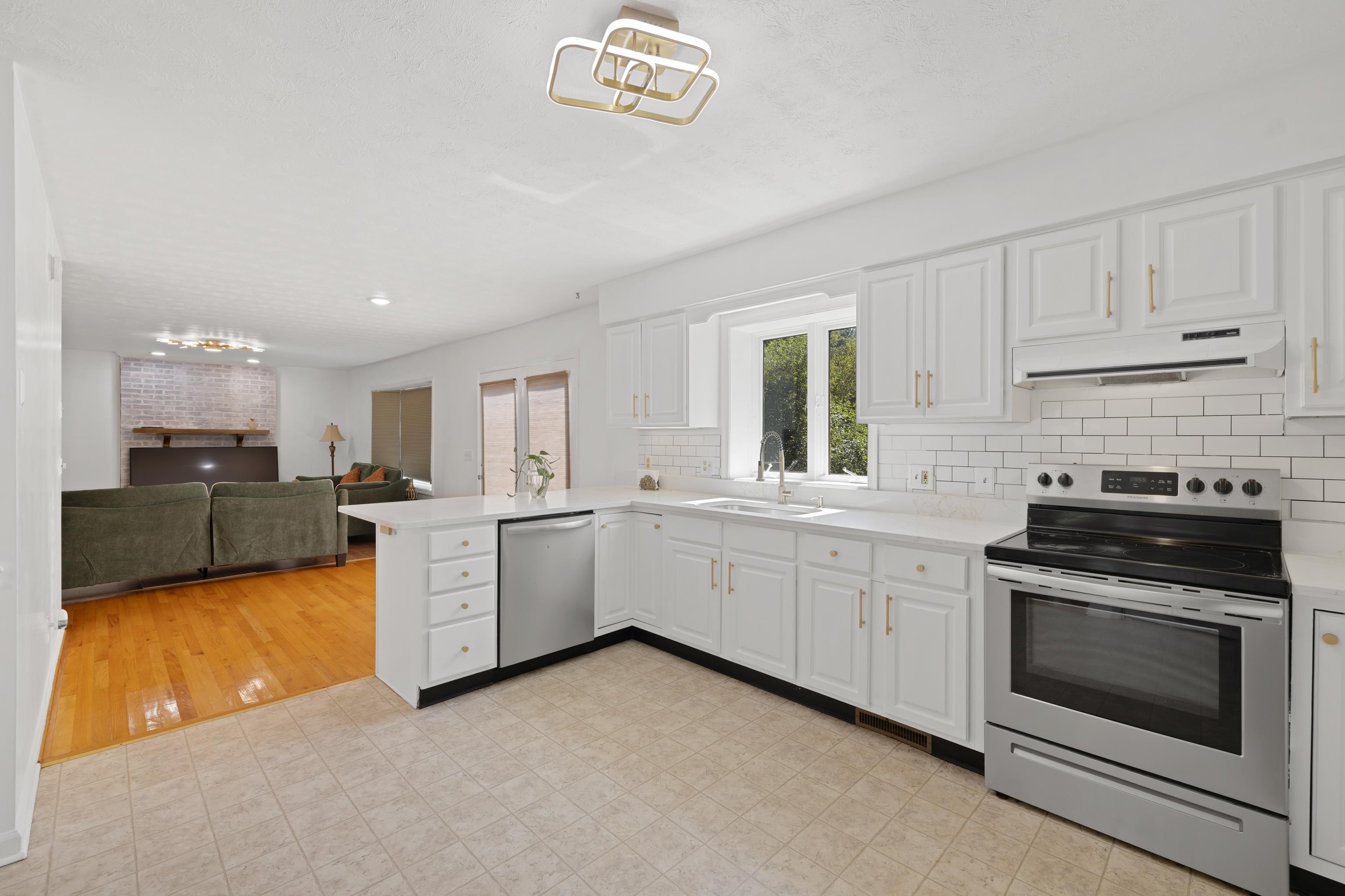 1480 BLUEWATER RD, ROCKINGHAM, Virginia 22801, 4 Bedrooms Bedrooms, ,3 BathroomsBathrooms,Residential,1480 BLUEWATER RD,682121 MLS # 682121
