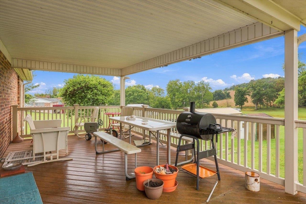 906 BOYERS RD, HARRISONBURG, Virginia 22801, 3 Bedrooms Bedrooms, ,2 BathroomsBathrooms,Residential,906 BOYERS RD,682257 MLS # 682257