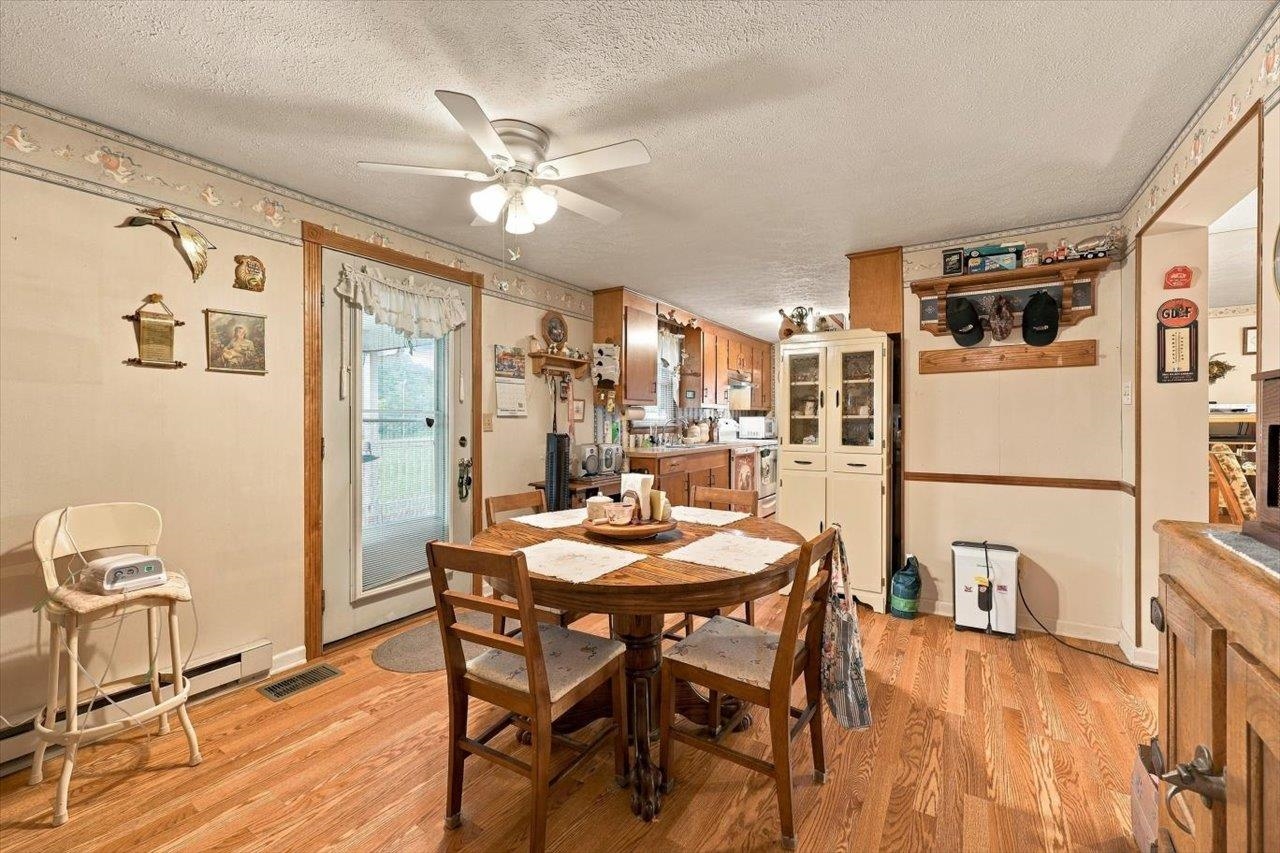 906 BOYERS RD, HARRISONBURG, Virginia 22801, 3 Bedrooms Bedrooms, ,2 BathroomsBathrooms,Residential,906 BOYERS RD,682257 MLS # 682257