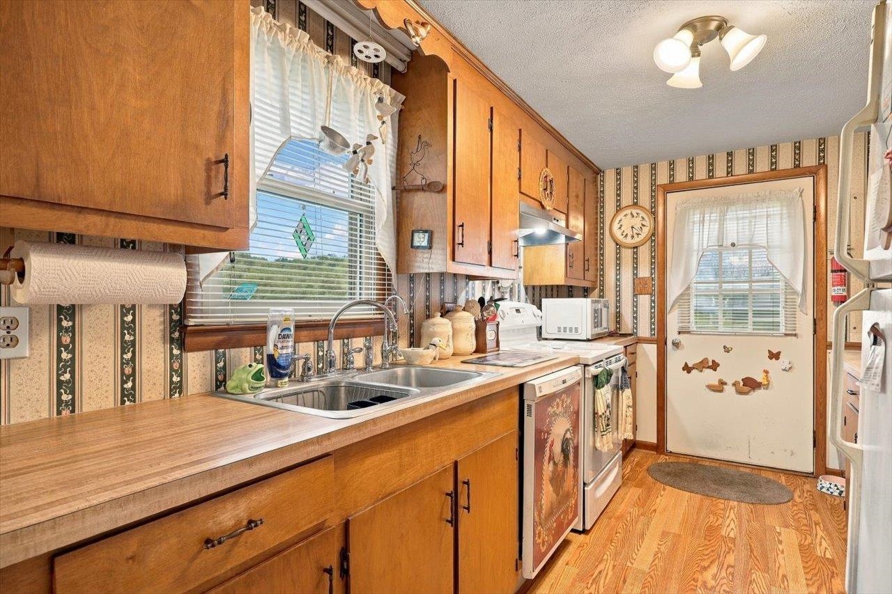 906 BOYERS RD, HARRISONBURG, Virginia 22801, 3 Bedrooms Bedrooms, ,2 BathroomsBathrooms,Residential,906 BOYERS RD,682257 MLS # 682257