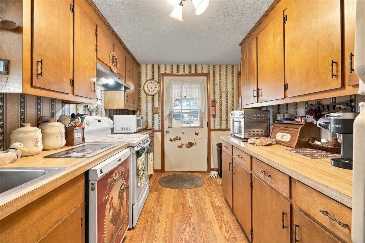 906 BOYERS RD, HARRISONBURG, Virginia 22801, 3 Bedrooms Bedrooms, ,2 BathroomsBathrooms,Residential,906 BOYERS RD,682257 MLS # 682257