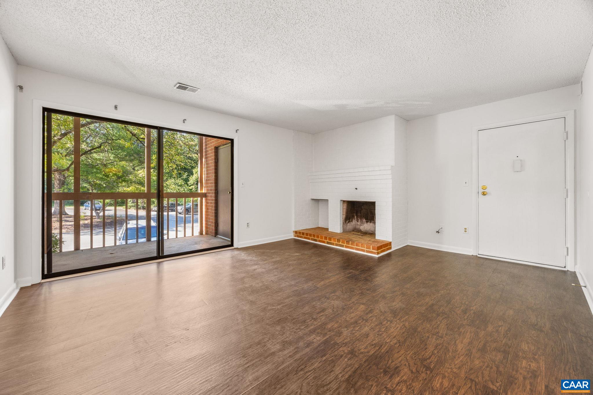 143 GREEN TURTLE LN, CHARLOTTESVILLE, Virginia 22901, 1 Bedroom Bedrooms, ,1 BathroomBathrooms,Residential,143 GREEN TURTLE LN,682358 MLS # 682358 143 GREEN TURTLE LN, CHARLOTTESVILLE, Virginia 22901, 1 Bedroom Bedrooms, ,1 BathroomBathrooms,Residential,143 GREEN TURTLE LN,682358 MLS # 682358