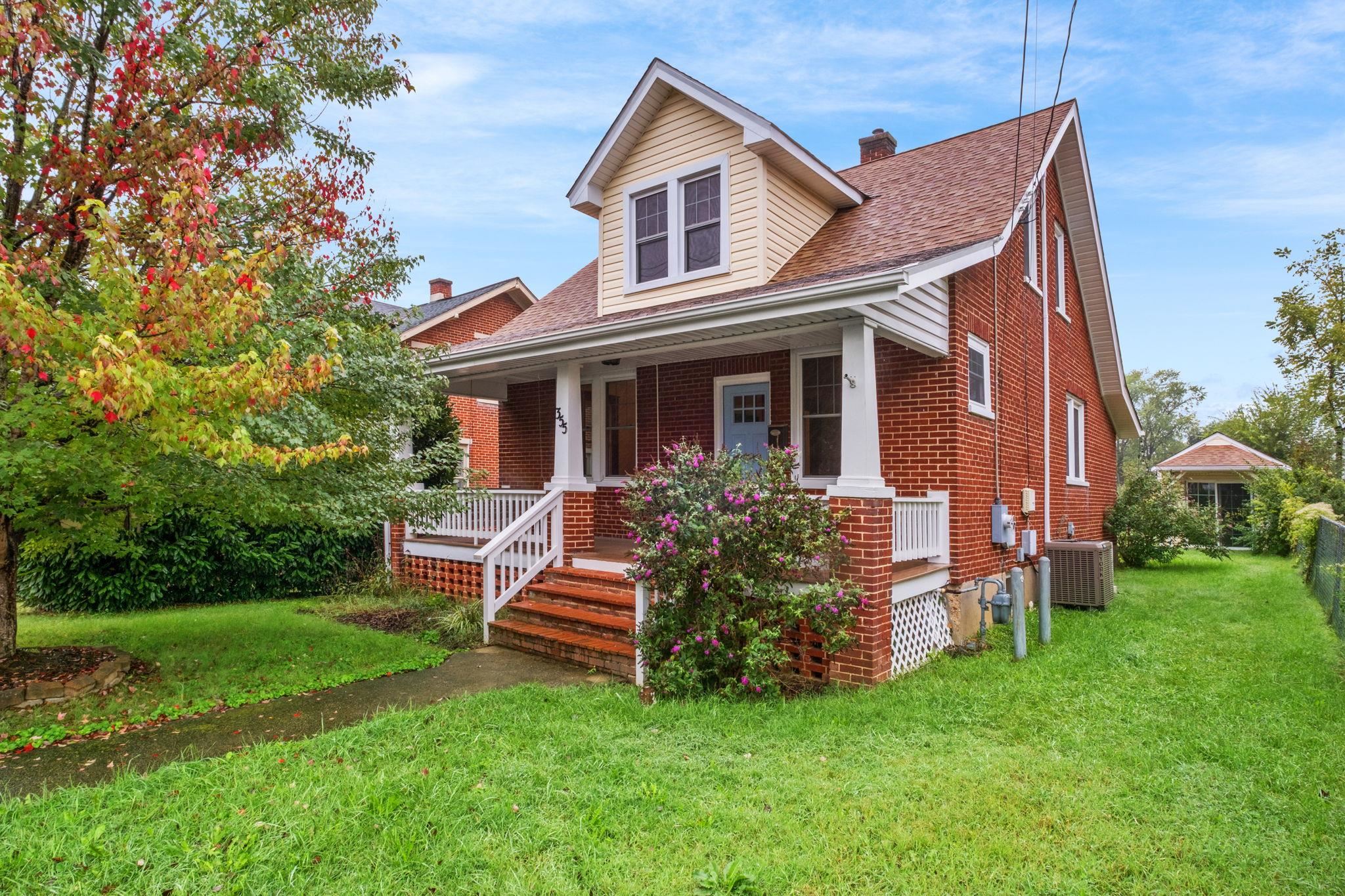 355 FLORENCE AVE, WAYNESBORO, Virginia 22980, 3 Bedrooms Bedrooms, ,1 BathroomBathrooms,Residential,355 FLORENCE AVE,682362 MLS # 682362 355 FLORENCE AVE, WAYNESBORO, Virginia 22980, 3 Bedrooms Bedrooms, ,1 BathroomBathrooms,Residential,355 FLORENCE AVE,682362 MLS # 682362
