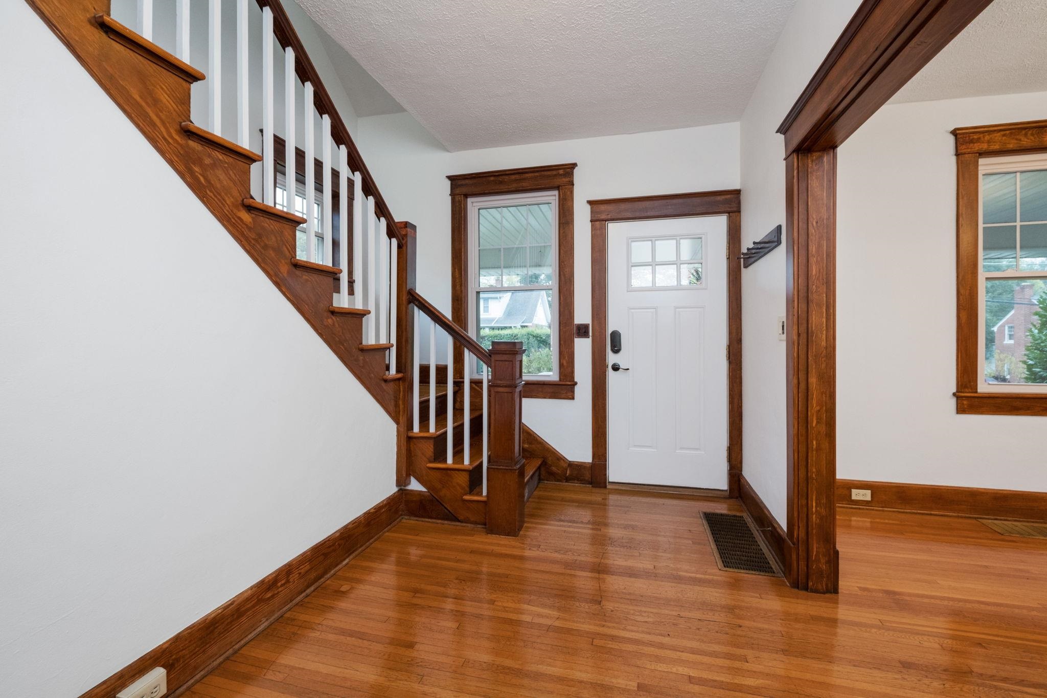 355 FLORENCE AVE, WAYNESBORO, Virginia 22980, 3 Bedrooms Bedrooms, ,1 BathroomBathrooms,Residential,355 FLORENCE AVE,682362 MLS # 682362 355 FLORENCE AVE, WAYNESBORO, Virginia 22980, 3 Bedrooms Bedrooms, ,1 BathroomBathrooms,Residential,355 FLORENCE AVE,682362 MLS # 682362