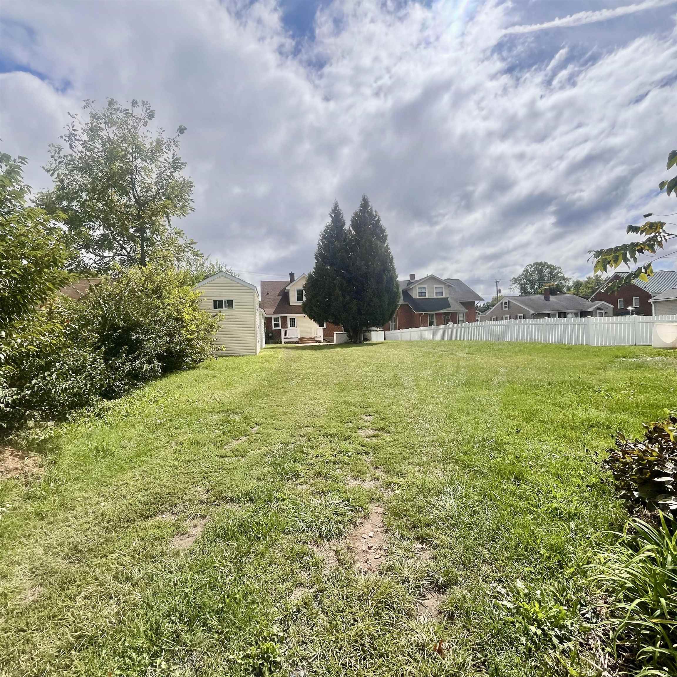355 FLORENCE AVE, WAYNESBORO, Virginia 22980, 3 Bedrooms Bedrooms, ,1 BathroomBathrooms,Residential,355 FLORENCE AVE,682362 MLS # 682362 355 FLORENCE AVE, WAYNESBORO, Virginia 22980, 3 Bedrooms Bedrooms, ,1 BathroomBathrooms,Residential,355 FLORENCE AVE,682362 MLS # 682362