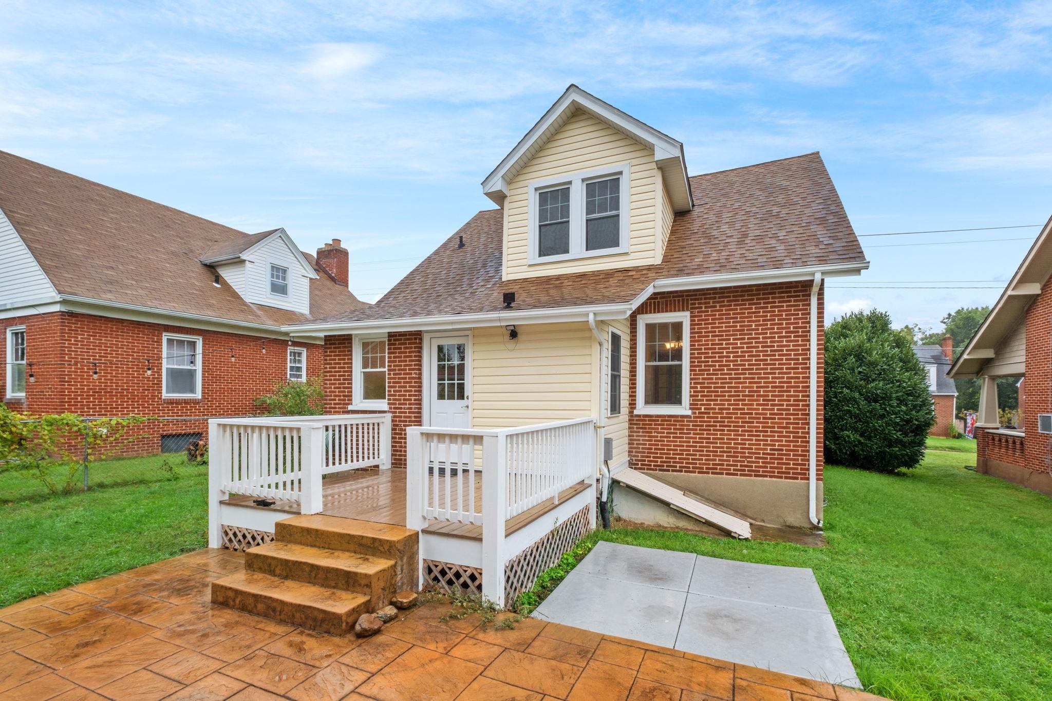 355 FLORENCE AVE, WAYNESBORO, Virginia 22980, 3 Bedrooms Bedrooms, ,1 BathroomBathrooms,Residential,355 FLORENCE AVE,682362 MLS # 682362 355 FLORENCE AVE, WAYNESBORO, Virginia 22980, 3 Bedrooms Bedrooms, ,1 BathroomBathrooms,Residential,355 FLORENCE AVE,682362 MLS # 682362