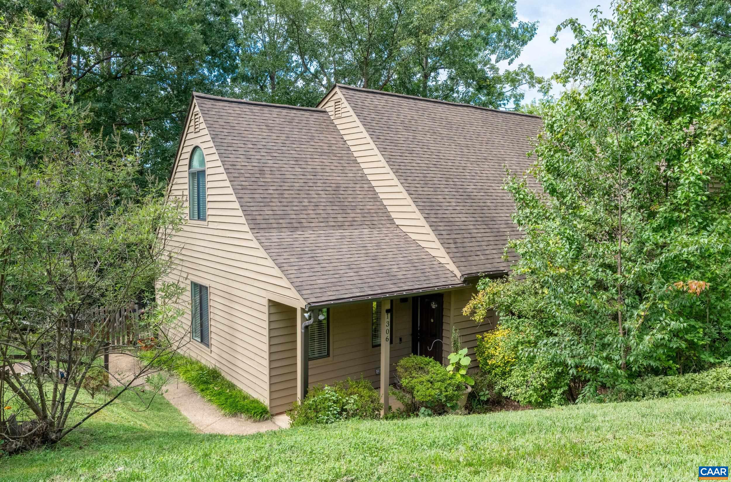 1306 CREEKSIDE DR, CHARLOTTESVILLE, Virginia 22902, 2 Bedrooms Bedrooms, ,2 BathroomsBathrooms,Residential,1306 CREEKSIDE DR,682363 MLS # 682363