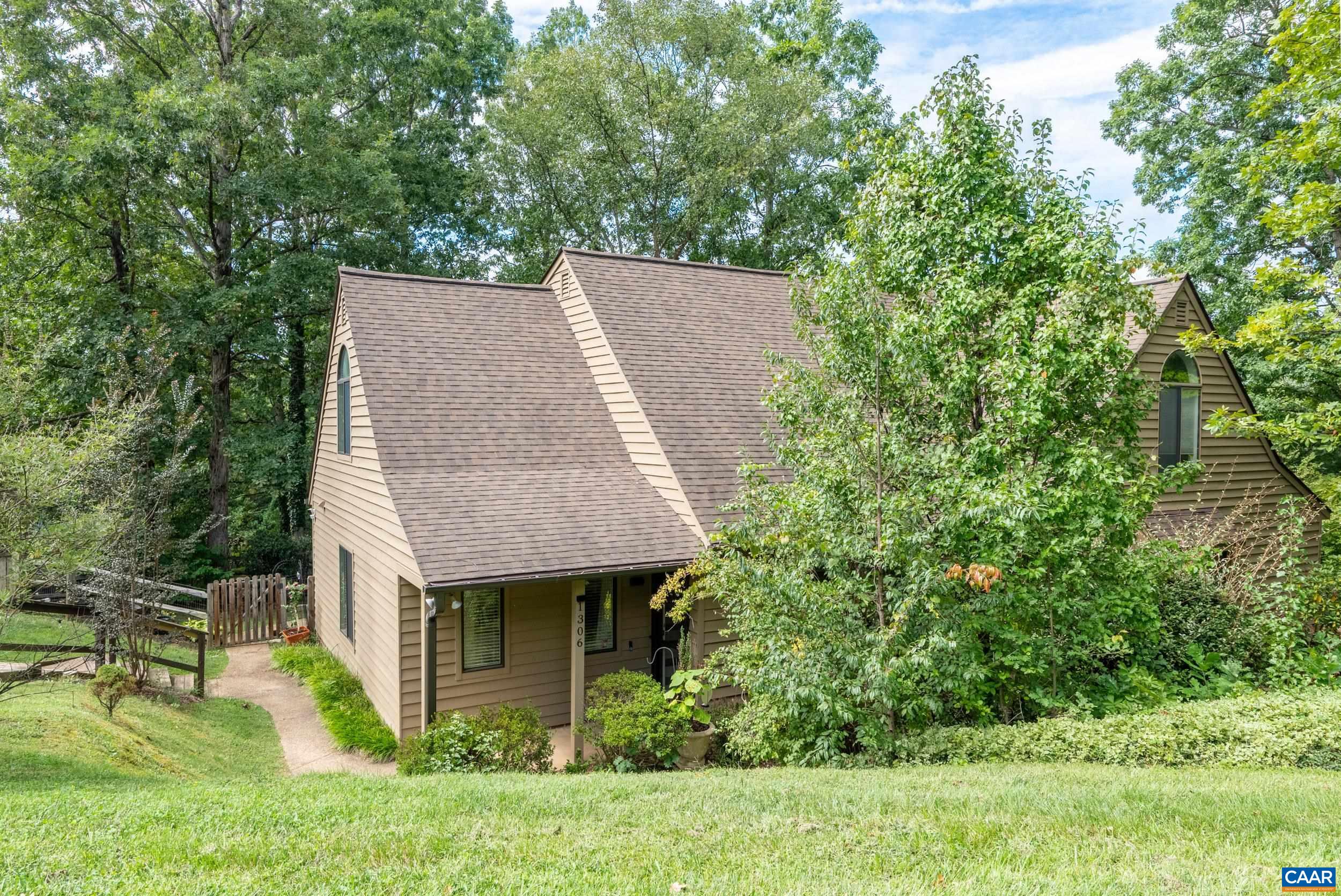 1306 CREEKSIDE DR, CHARLOTTESVILLE, Virginia 22902, 2 Bedrooms Bedrooms, ,2 BathroomsBathrooms,Residential,1306 CREEKSIDE DR,682363 MLS # 682363 1306 CREEKSIDE DR, CHARLOTTESVILLE, Virginia 22902, 2 Bedrooms Bedrooms, ,2 BathroomsBathrooms,Residential,1306 CREEKSIDE DR,682363 MLS # 682363