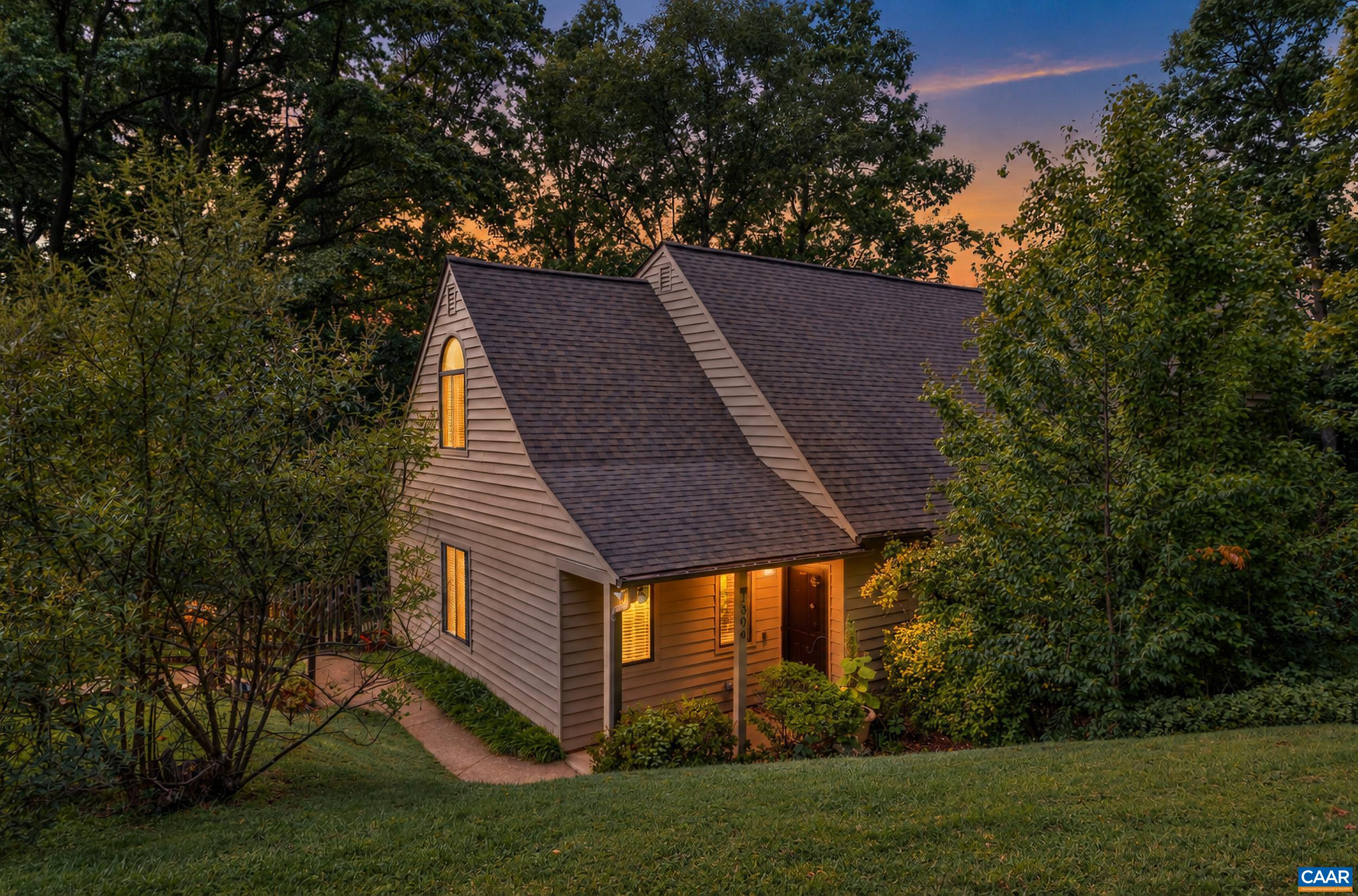 1306 CREEKSIDE DR, CHARLOTTESVILLE, Virginia 22902, 2 Bedrooms Bedrooms, ,2 BathroomsBathrooms,Residential,1306 CREEKSIDE DR,682363 MLS # 682363 1306 CREEKSIDE DR, CHARLOTTESVILLE, Virginia 22902, 2 Bedrooms Bedrooms, ,2 BathroomsBathrooms,Residential,1306 CREEKSIDE DR,682363 MLS # 682363