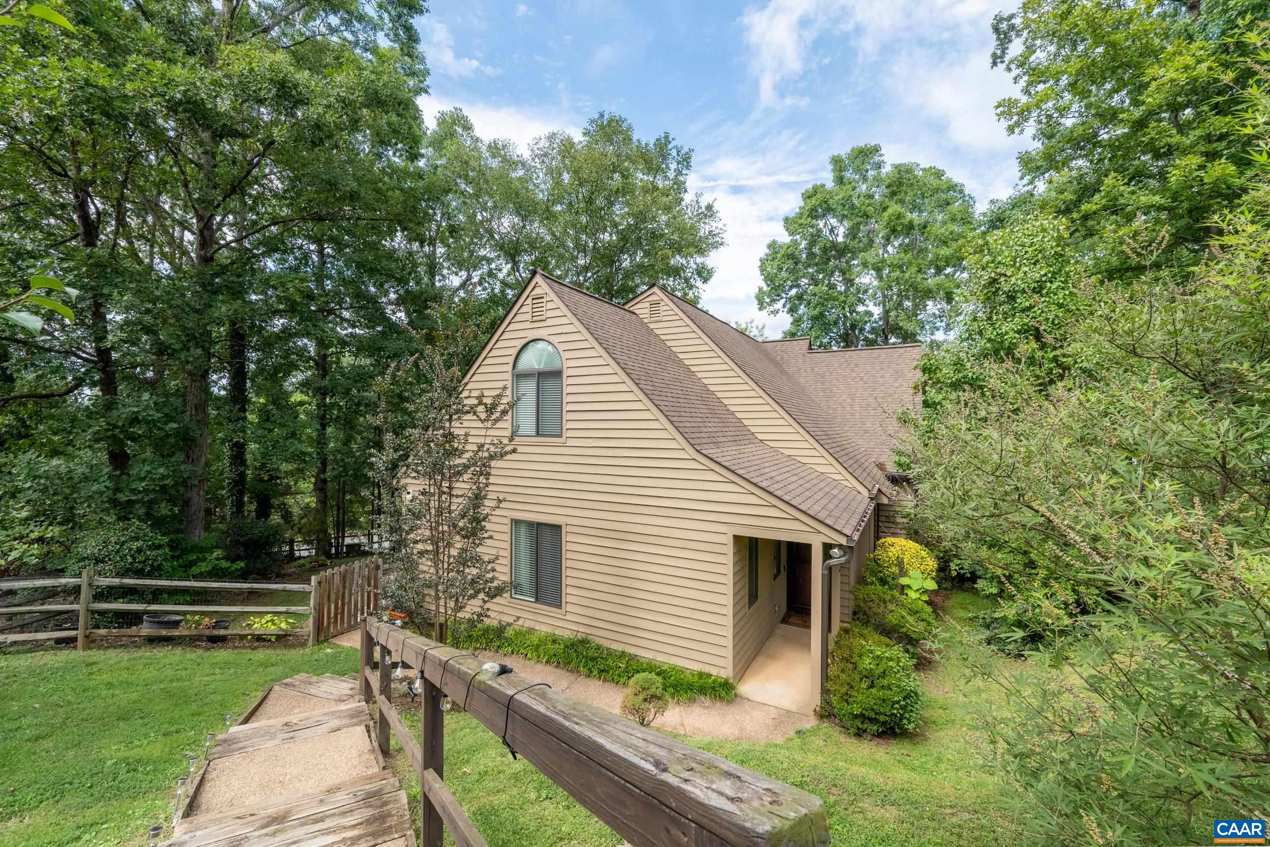 1306 CREEKSIDE DR, CHARLOTTESVILLE, Virginia 22902, 2 Bedrooms Bedrooms, ,2 BathroomsBathrooms,Residential,1306 CREEKSIDE DR,682363 MLS # 682363 1306 CREEKSIDE DR, CHARLOTTESVILLE, Virginia 22902, 2 Bedrooms Bedrooms, ,2 BathroomsBathrooms,Residential,1306 CREEKSIDE DR,682363 MLS # 682363