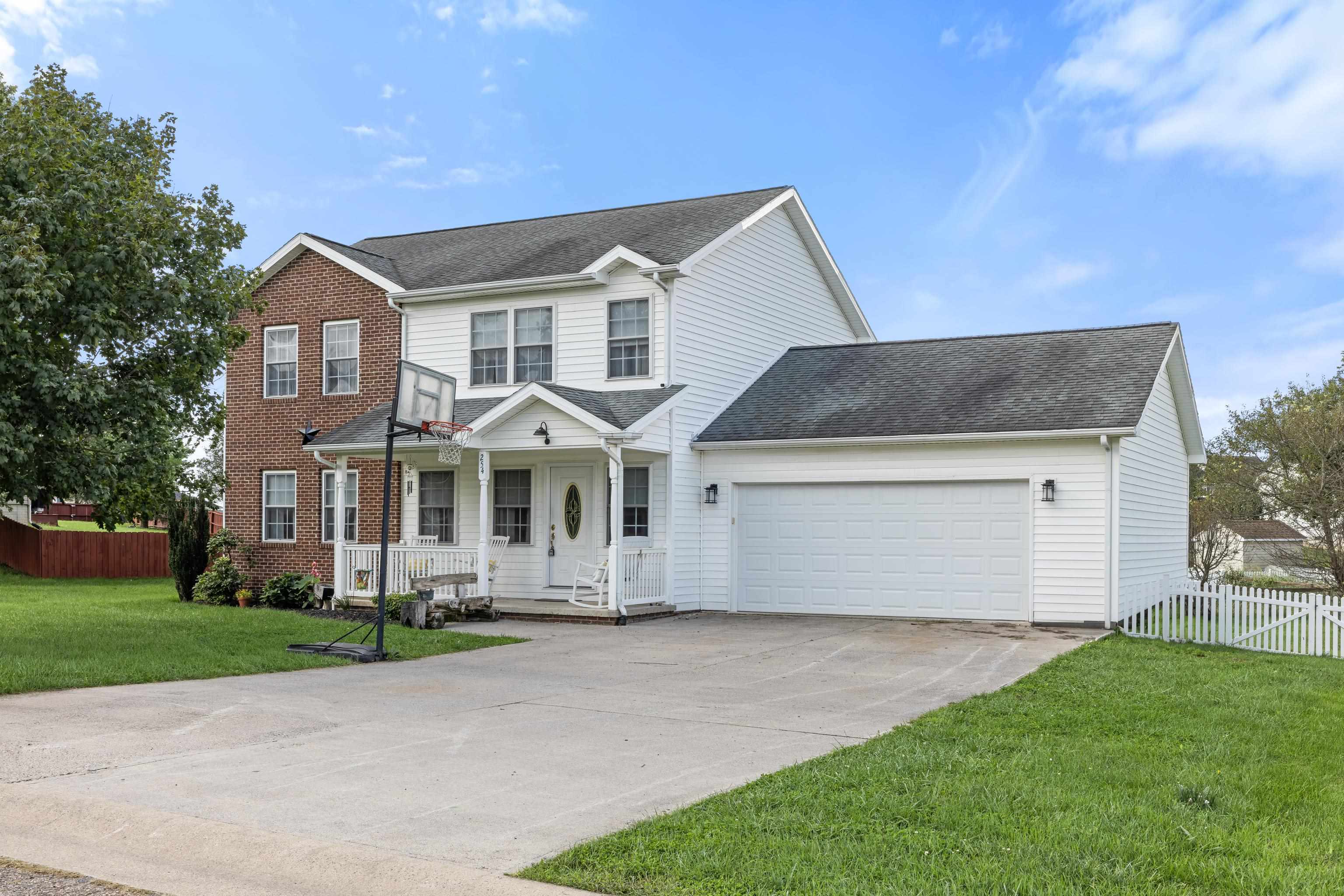 254 RAYANN LN, BROADWAY, Virginia 22815, 3 Bedrooms Bedrooms, ,2 BathroomsBathrooms,Residential,254 RAYANN LN,682371 MLS # 682371