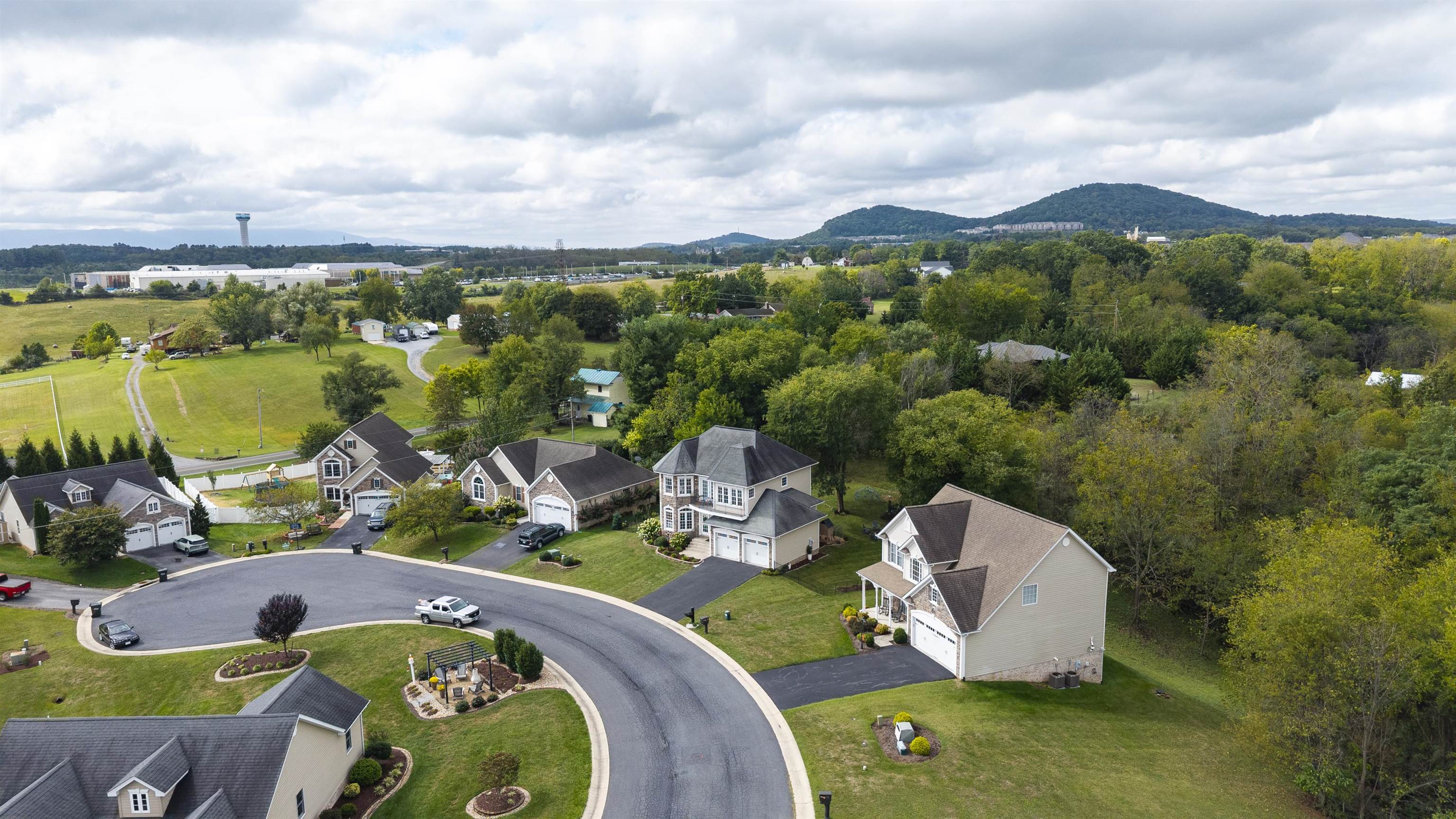29 FOXCREST RIDGE, STAUNTON, Virginia 24401, 4 Bedrooms Bedrooms, ,2 BathroomsBathrooms,Residential,29 FOXCREST RIDGE,682383 MLS # 682383 29 FOXCREST RIDGE, STAUNTON, Virginia 24401, 4 Bedrooms Bedrooms, ,2 BathroomsBathrooms,Residential,29 FOXCREST RIDGE,682383 MLS # 682383
