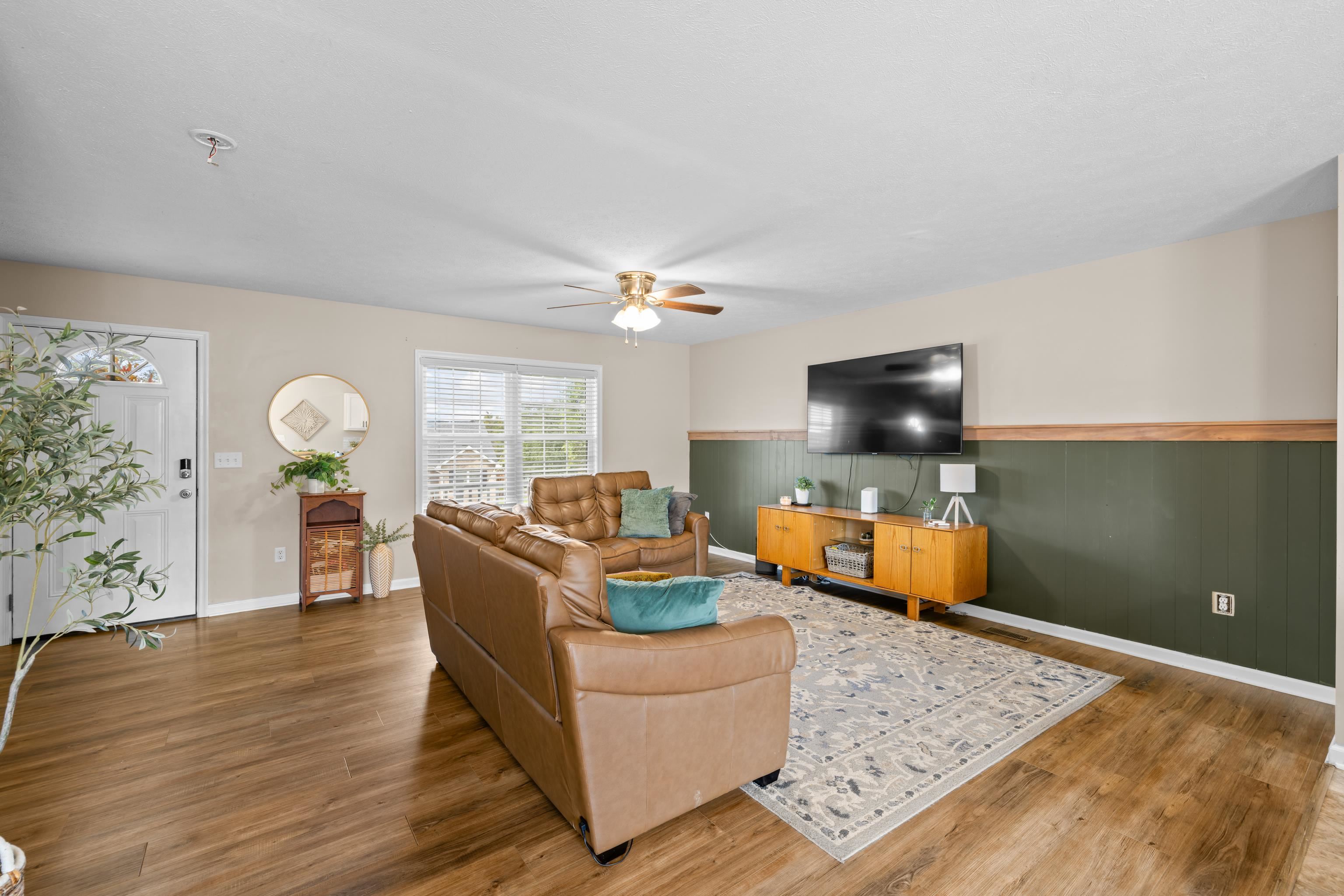 143 LINVILLE AVE, BROADWAY, Virginia 22815, 4 Bedrooms Bedrooms, ,2 BathroomsBathrooms,Residential,143 LINVILLE AVE,682389 MLS # 682389