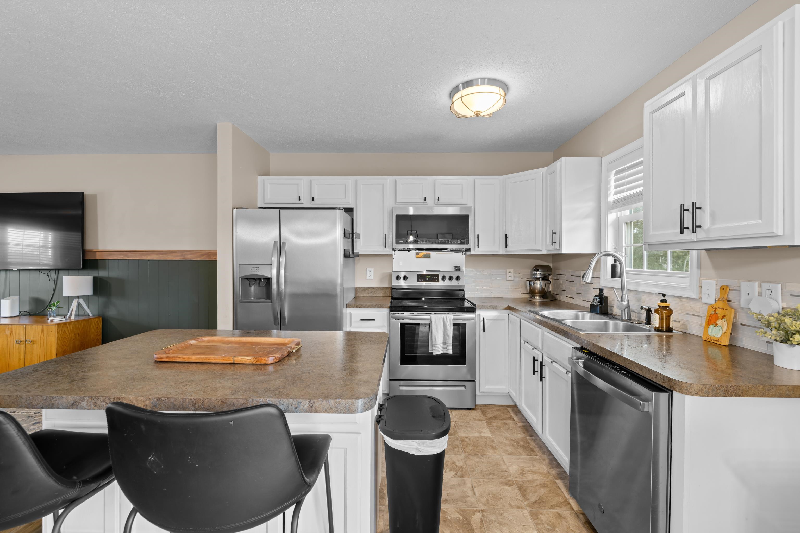 143 LINVILLE AVE, BROADWAY, Virginia 22815, 4 Bedrooms Bedrooms, ,2 BathroomsBathrooms,Residential,143 LINVILLE AVE,682389 MLS # 682389