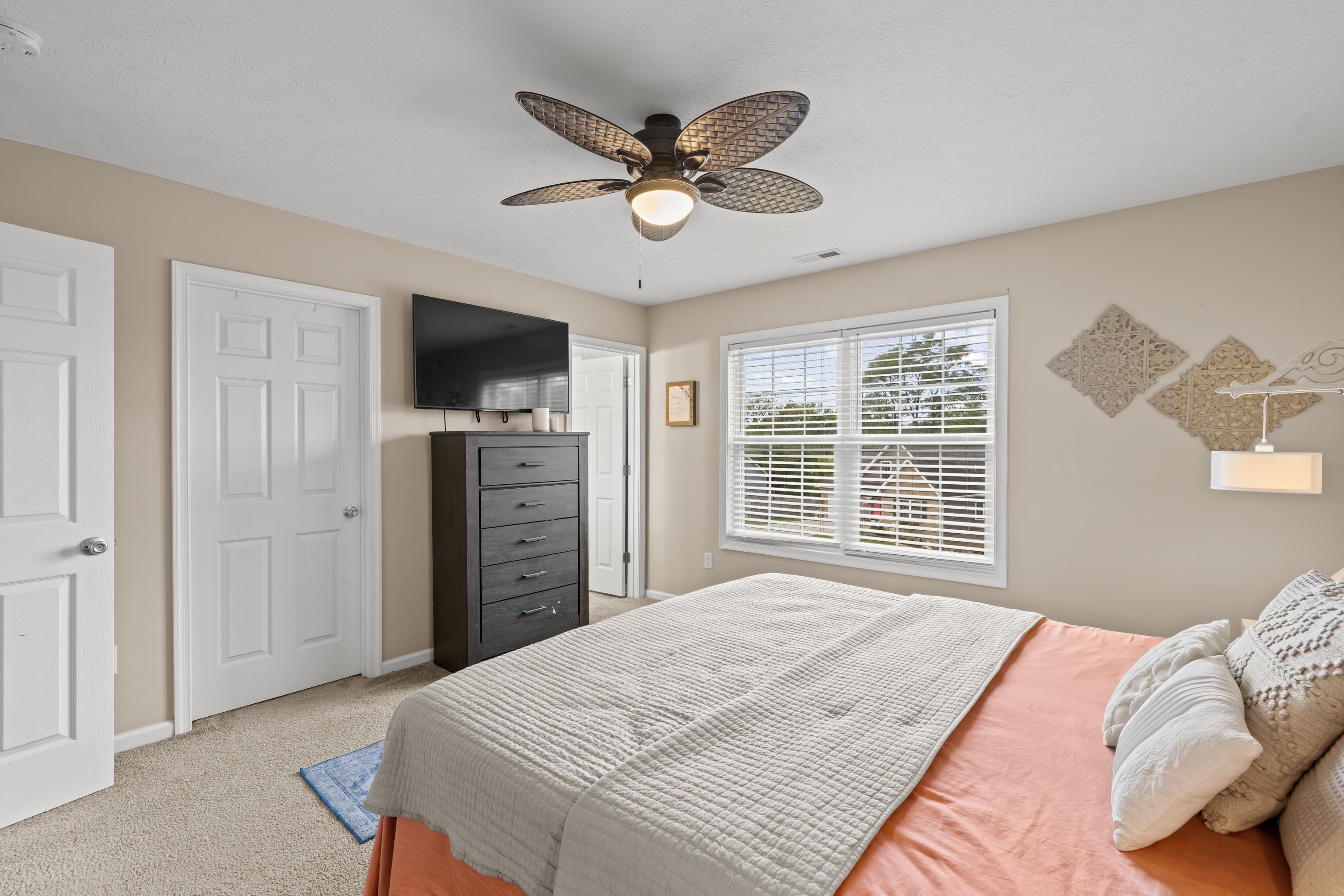 143 LINVILLE AVE, BROADWAY, Virginia 22815, 4 Bedrooms Bedrooms, ,2 BathroomsBathrooms,Residential,143 LINVILLE AVE,682389 MLS # 682389