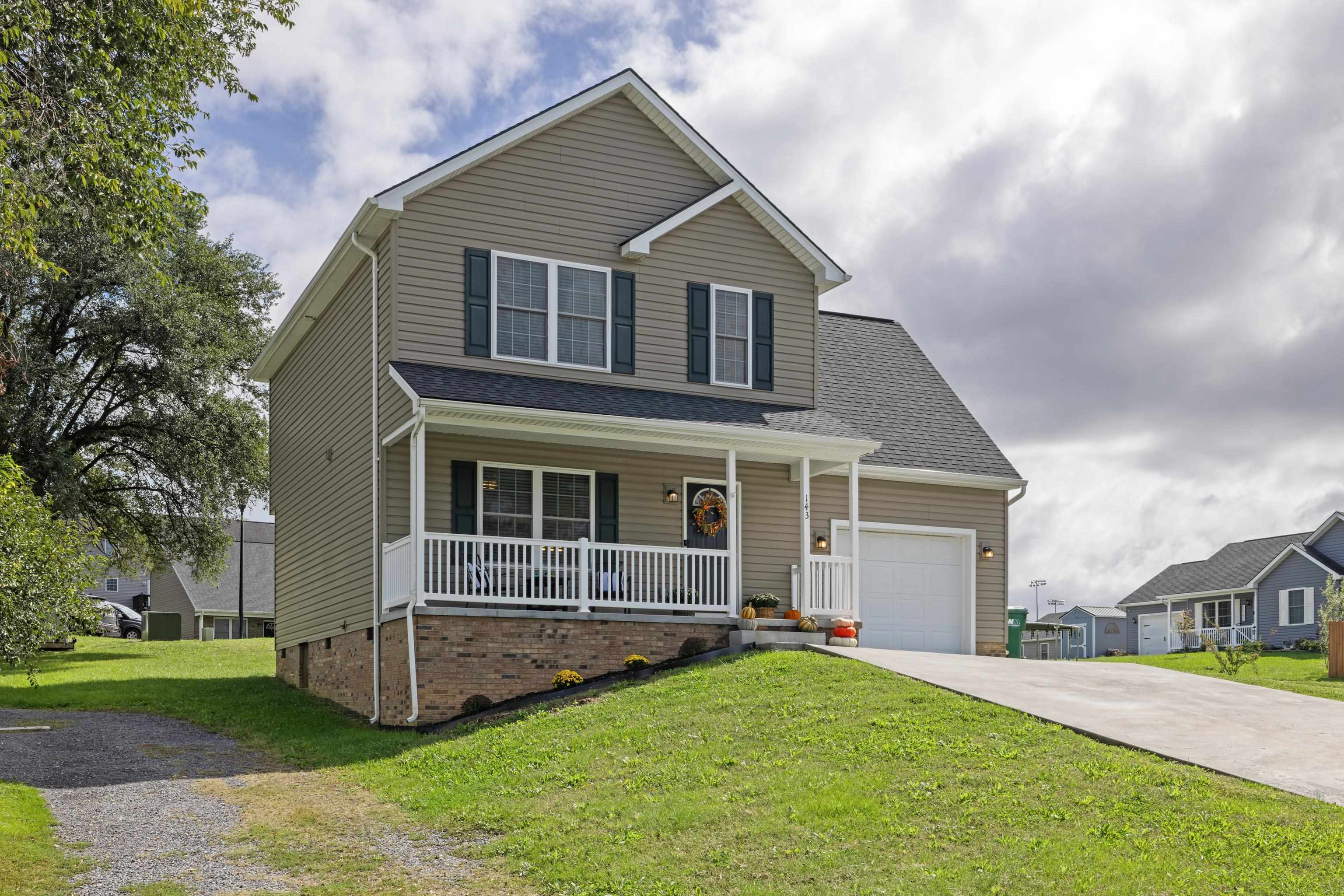 143 LINVILLE AVE, BROADWAY, Virginia 22815, 4 Bedrooms Bedrooms, ,2 BathroomsBathrooms,Residential,143 LINVILLE AVE,682389 MLS # 682389