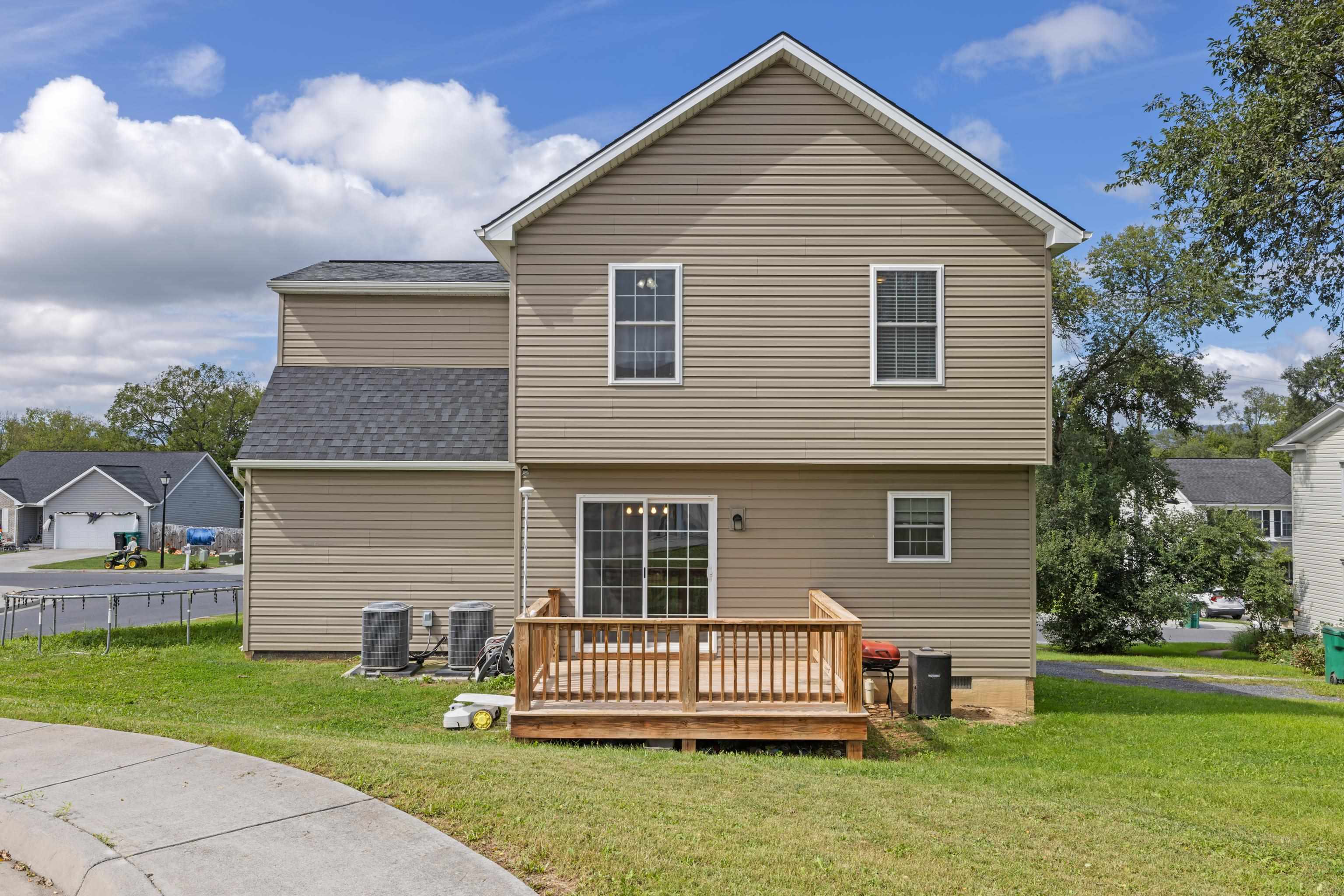 143 LINVILLE AVE, BROADWAY, Virginia 22815, 4 Bedrooms Bedrooms, ,2 BathroomsBathrooms,Residential,143 LINVILLE AVE,682389 MLS # 682389
