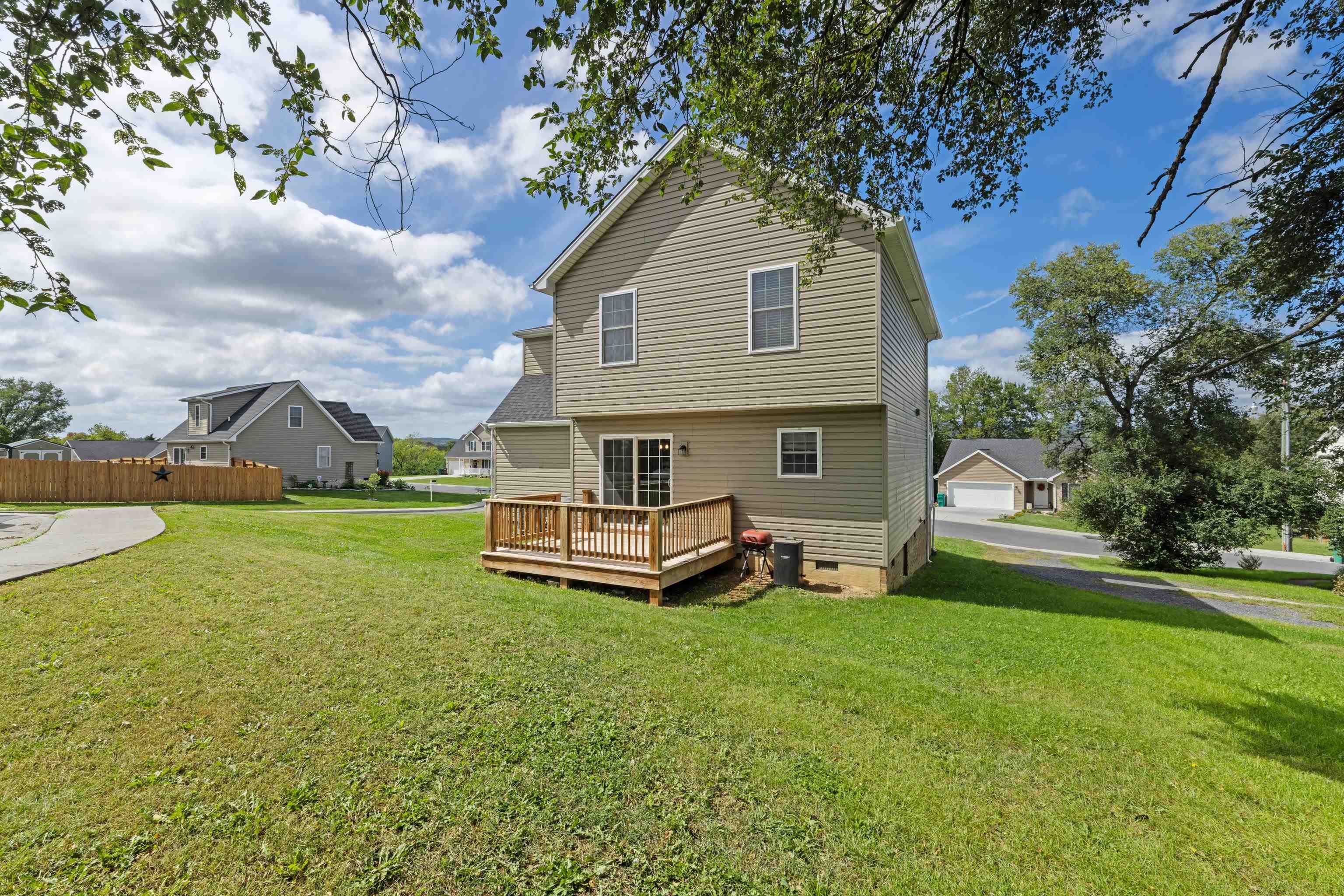 143 LINVILLE AVE, BROADWAY, Virginia 22815, 4 Bedrooms Bedrooms, ,2 BathroomsBathrooms,Residential,143 LINVILLE AVE,682389 MLS # 682389