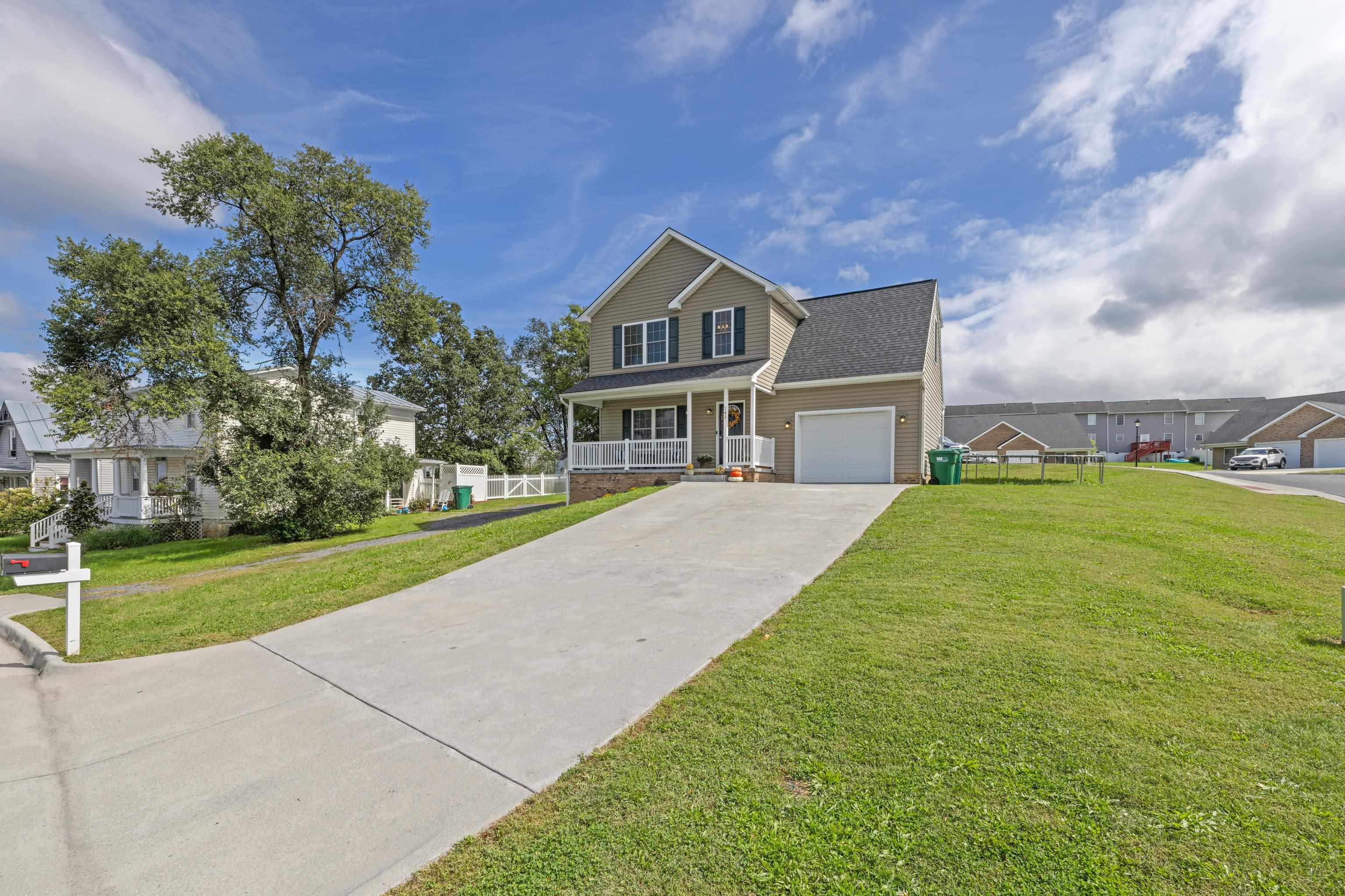 143 LINVILLE AVE, BROADWAY, Virginia 22815, 4 Bedrooms Bedrooms, ,2 BathroomsBathrooms,Residential,143 LINVILLE AVE,682389 MLS # 682389