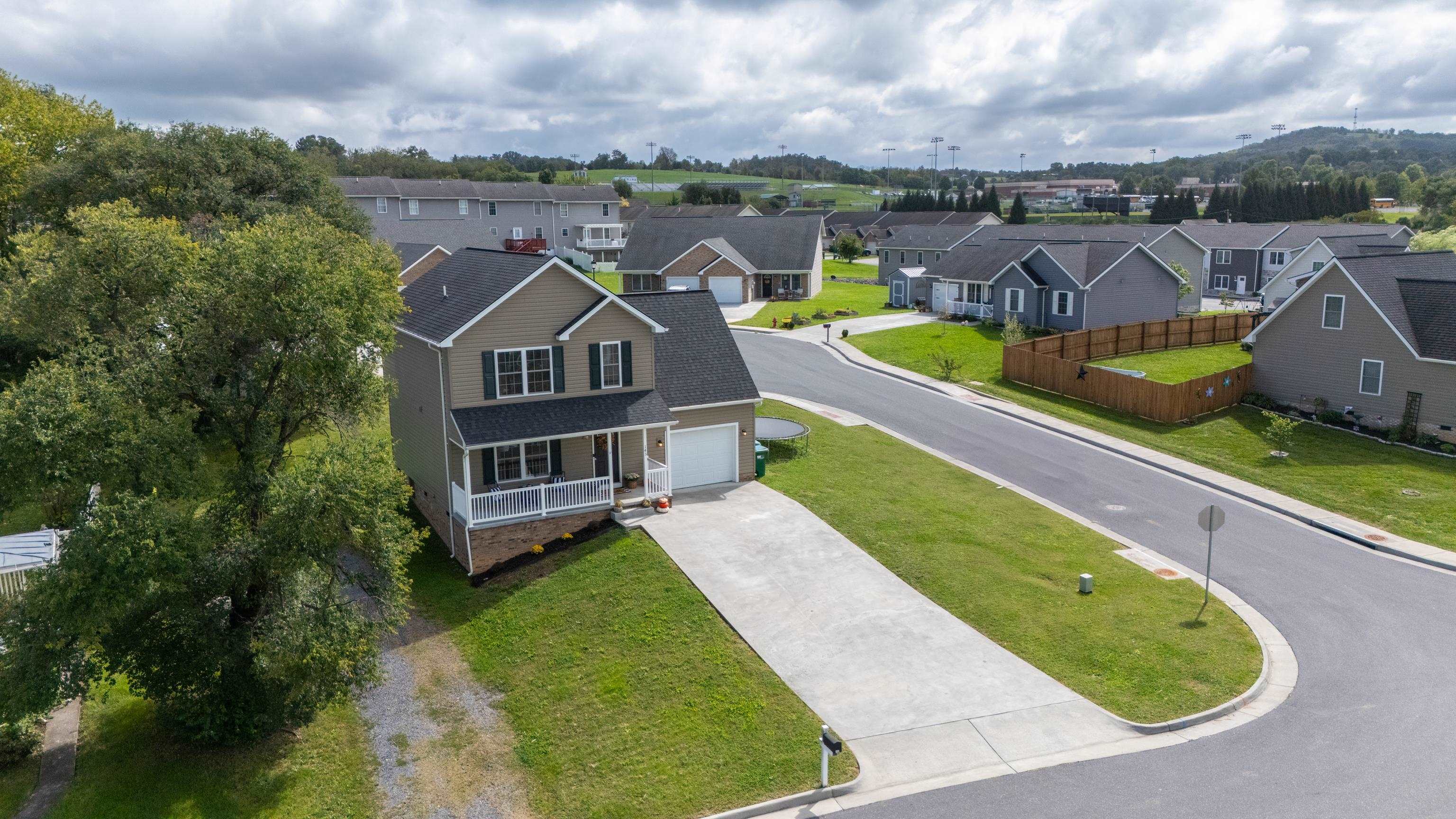 143 LINVILLE AVE, BROADWAY, Virginia 22815, 4 Bedrooms Bedrooms, ,2 BathroomsBathrooms,Residential,143 LINVILLE AVE,682389 MLS # 682389