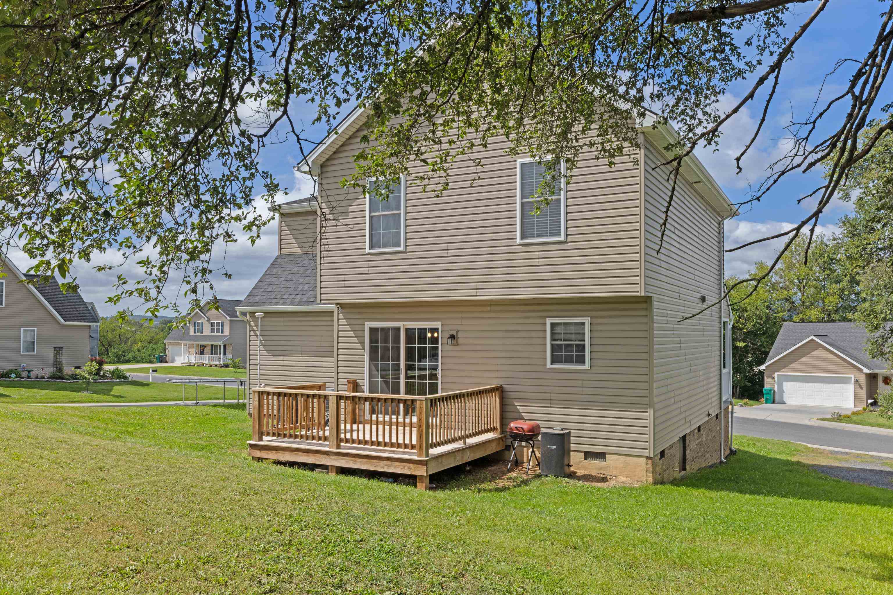 143 LINVILLE AVE, BROADWAY, Virginia 22815, 4 Bedrooms Bedrooms, ,2 BathroomsBathrooms,Residential,143 LINVILLE AVE,682389 MLS # 682389