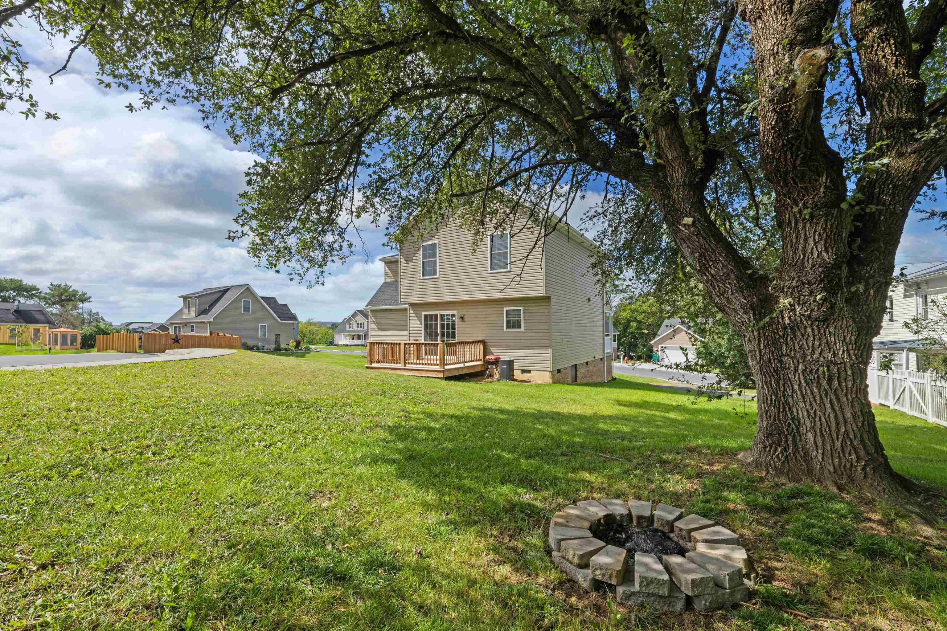 143 LINVILLE AVE, BROADWAY, Virginia 22815, 4 Bedrooms Bedrooms, ,2 BathroomsBathrooms,Residential,143 LINVILLE AVE,682389 MLS # 682389