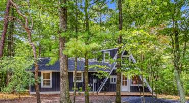 404 N MAPLE RD, MOUNT JACKSON, Virginia 22842, 2 Bedrooms Bedrooms, ,2 BathroomsBathrooms,Residential,404 N MAPLE RD,682391 MLS # 682391