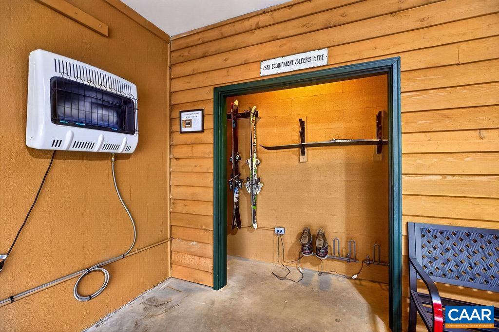 27 BRIARWOOD LN, WINTERGREEN RESORT, Virginia 22967, 4 Bedrooms Bedrooms, ,3 BathroomsBathrooms,Residential,Adventure Outpost,27 BRIARWOOD LN,682250 MLS # 682250