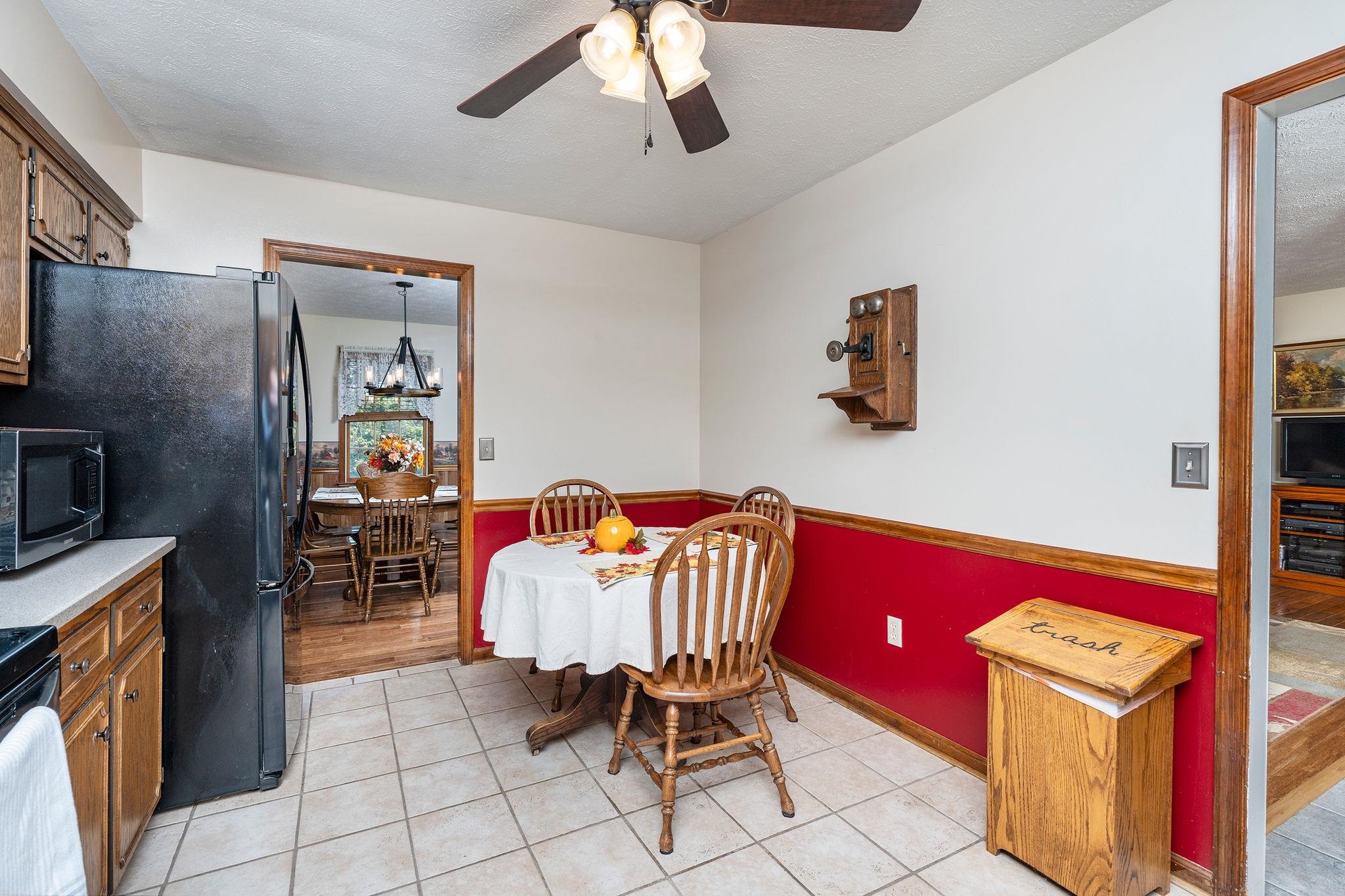 5403 LEE JACKSON HWY, GREENVILLE, Virginia 24440, 3 Bedrooms Bedrooms, ,2 BathroomsBathrooms,Residential,5403 LEE JACKSON HWY,682402 MLS # 682402 5403 LEE JACKSON HWY, GREENVILLE, Virginia 24440, 3 Bedrooms Bedrooms, ,2 BathroomsBathrooms,Residential,5403 LEE JACKSON HWY,682402 MLS # 682402