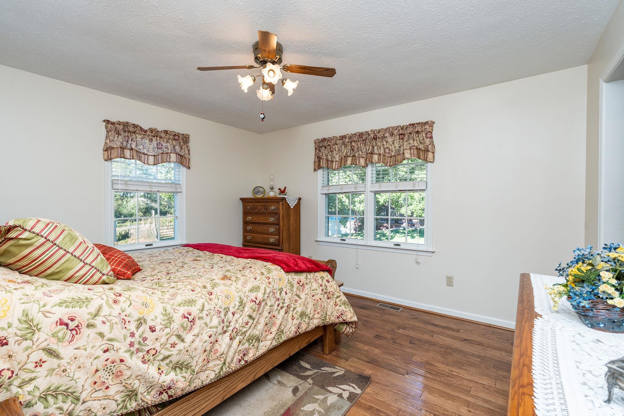 5403 LEE JACKSON HWY, GREENVILLE, Virginia 24440, 3 Bedrooms Bedrooms, ,2 BathroomsBathrooms,Residential,5403 LEE JACKSON HWY,682402 MLS # 682402 5403 LEE JACKSON HWY, GREENVILLE, Virginia 24440, 3 Bedrooms Bedrooms, ,2 BathroomsBathrooms,Residential,5403 LEE JACKSON HWY,682402 MLS # 682402
