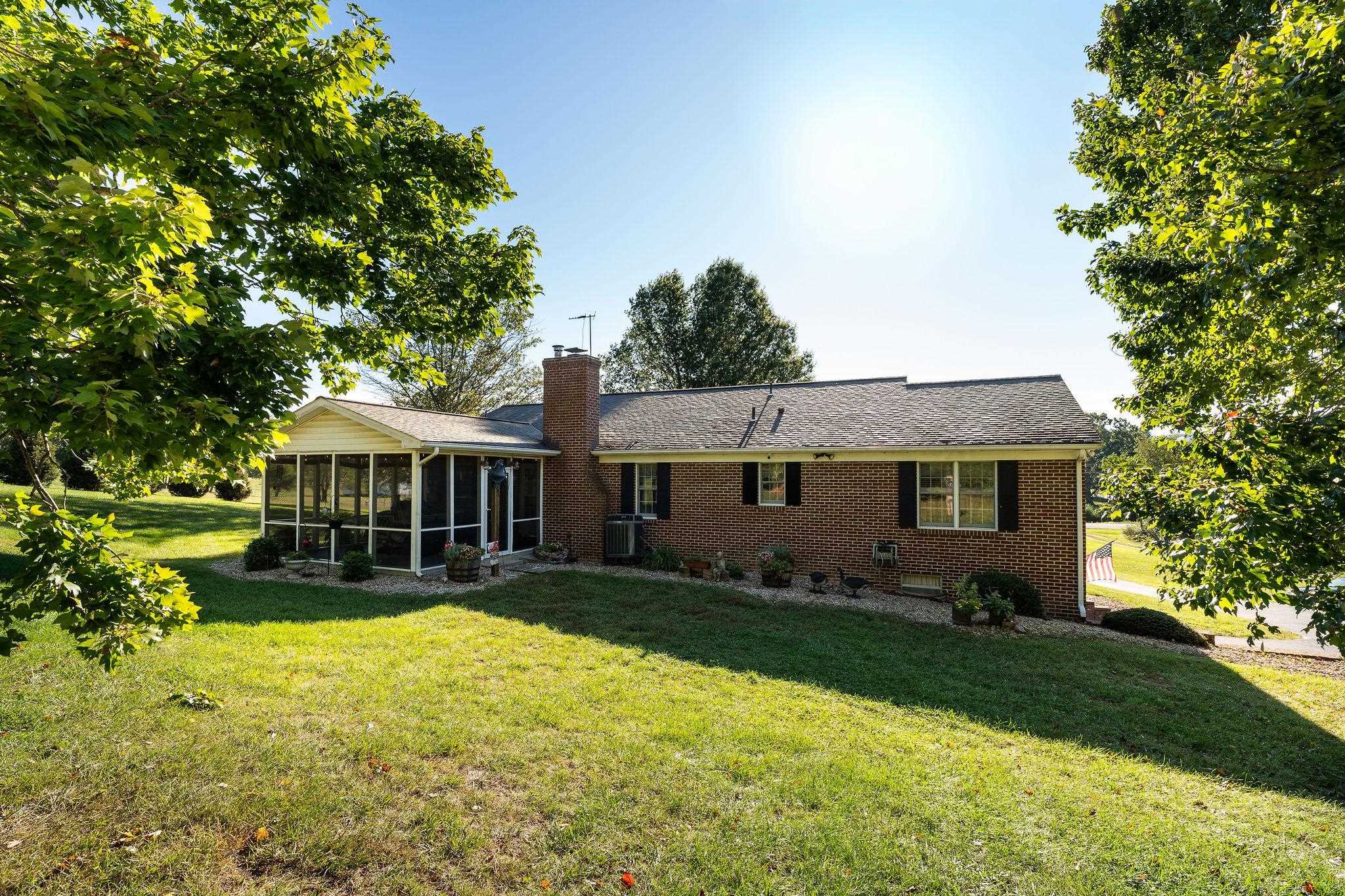 5403 LEE JACKSON HWY, GREENVILLE, Virginia 24440, 3 Bedrooms Bedrooms, ,2 BathroomsBathrooms,Residential,5403 LEE JACKSON HWY,682402 MLS # 682402 5403 LEE JACKSON HWY, GREENVILLE, Virginia 24440, 3 Bedrooms Bedrooms, ,2 BathroomsBathrooms,Residential,5403 LEE JACKSON HWY,682402 MLS # 682402