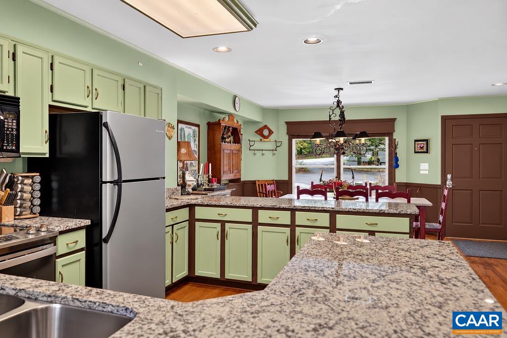 3 SHENANDOAH RIDGE CT, WINTERGREEN RESORT, Virginia 22967, 4 Bedrooms Bedrooms, ,4 BathroomsBathrooms,Residential,3 SHENANDOAH RIDGE CT,682403 MLS # 682403