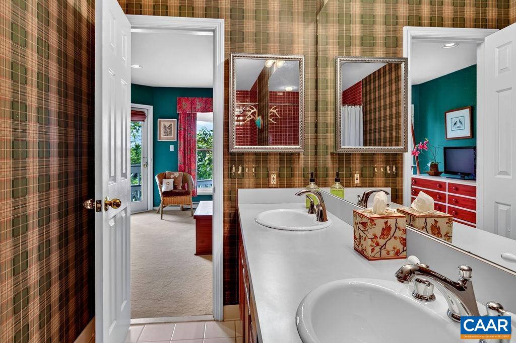 3 SHENANDOAH RIDGE CT, WINTERGREEN RESORT, Virginia 22967, 4 Bedrooms Bedrooms, ,4 BathroomsBathrooms,Residential,3 SHENANDOAH RIDGE CT,682403 MLS # 682403