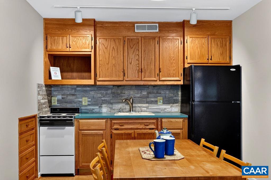 299 DEER SPRINGS LN, ROSELAND, Virginia 22967, 4 Bedrooms Bedrooms, ,3 BathroomsBathrooms,Residential,299 DEER SPRINGS LN,682405 MLS # 682405