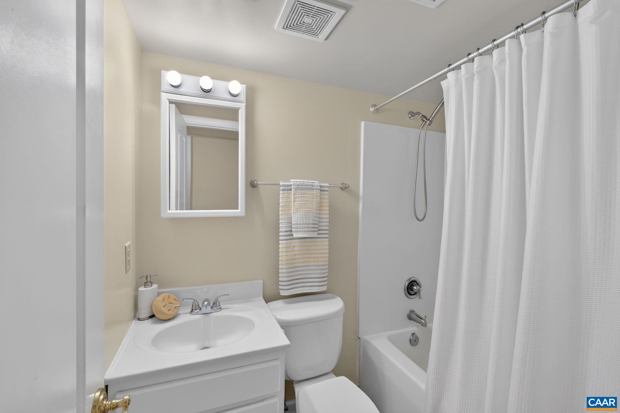 1254 VILLA LN, CHARLOTTESVILLE, Virginia 22903, 2 Bedrooms Bedrooms, ,2 BathroomsBathrooms,Residential,1254 VILLA LN,682412 MLS # 682412 1254 VILLA LN, CHARLOTTESVILLE, Virginia 22903, 2 Bedrooms Bedrooms, ,2 BathroomsBathrooms,Residential,1254 VILLA LN,682412 MLS # 682412