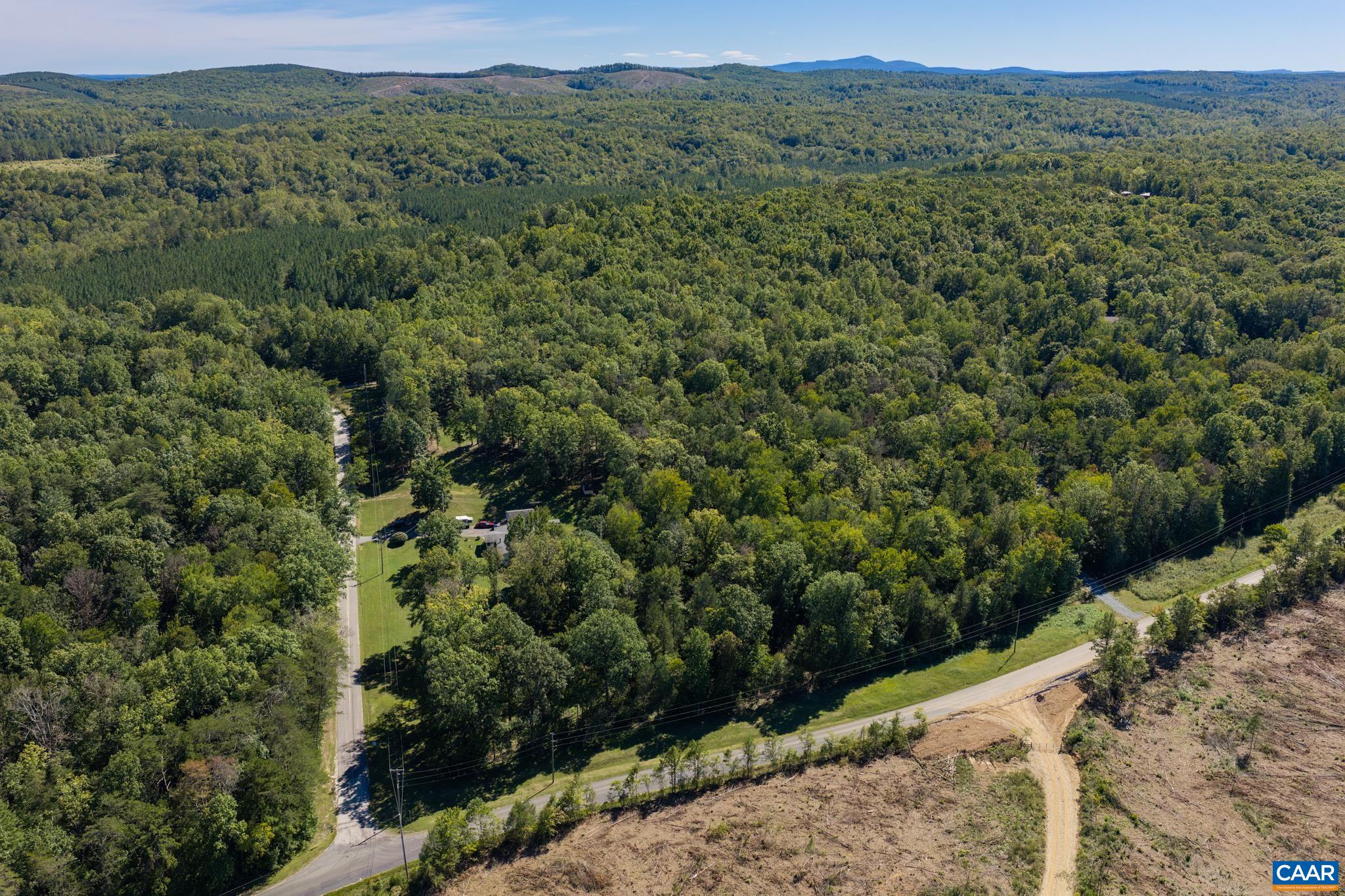 Country living on 6.73 total acres! Country living on 6.73 total acres!