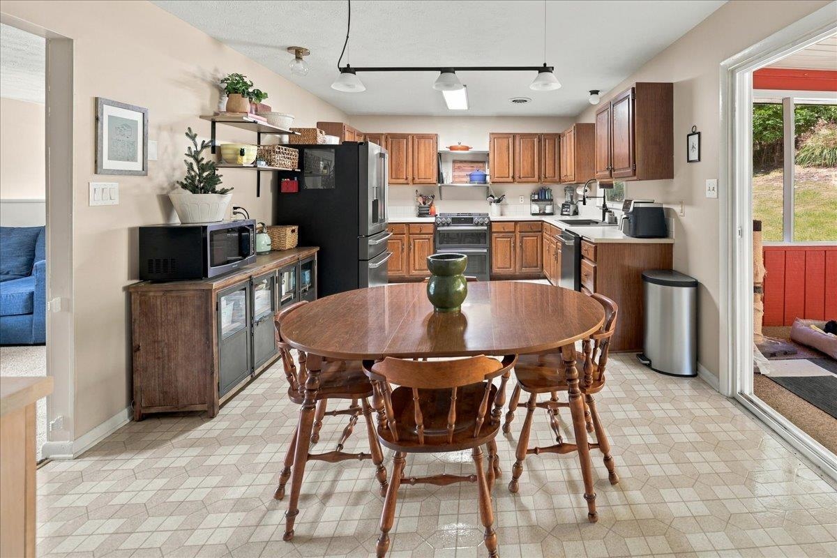 722 CALF MOUNTAIN RD, WAYNESBORO, Virginia 22980, 3 Bedrooms Bedrooms, ,4 BathroomsBathrooms,Residential,722 CALF MOUNTAIN RD,682235 MLS # 682235 722 CALF MOUNTAIN RD, WAYNESBORO, Virginia 22980, 3 Bedrooms Bedrooms, ,4 BathroomsBathrooms,Residential,722 CALF MOUNTAIN RD,682235 MLS # 682235